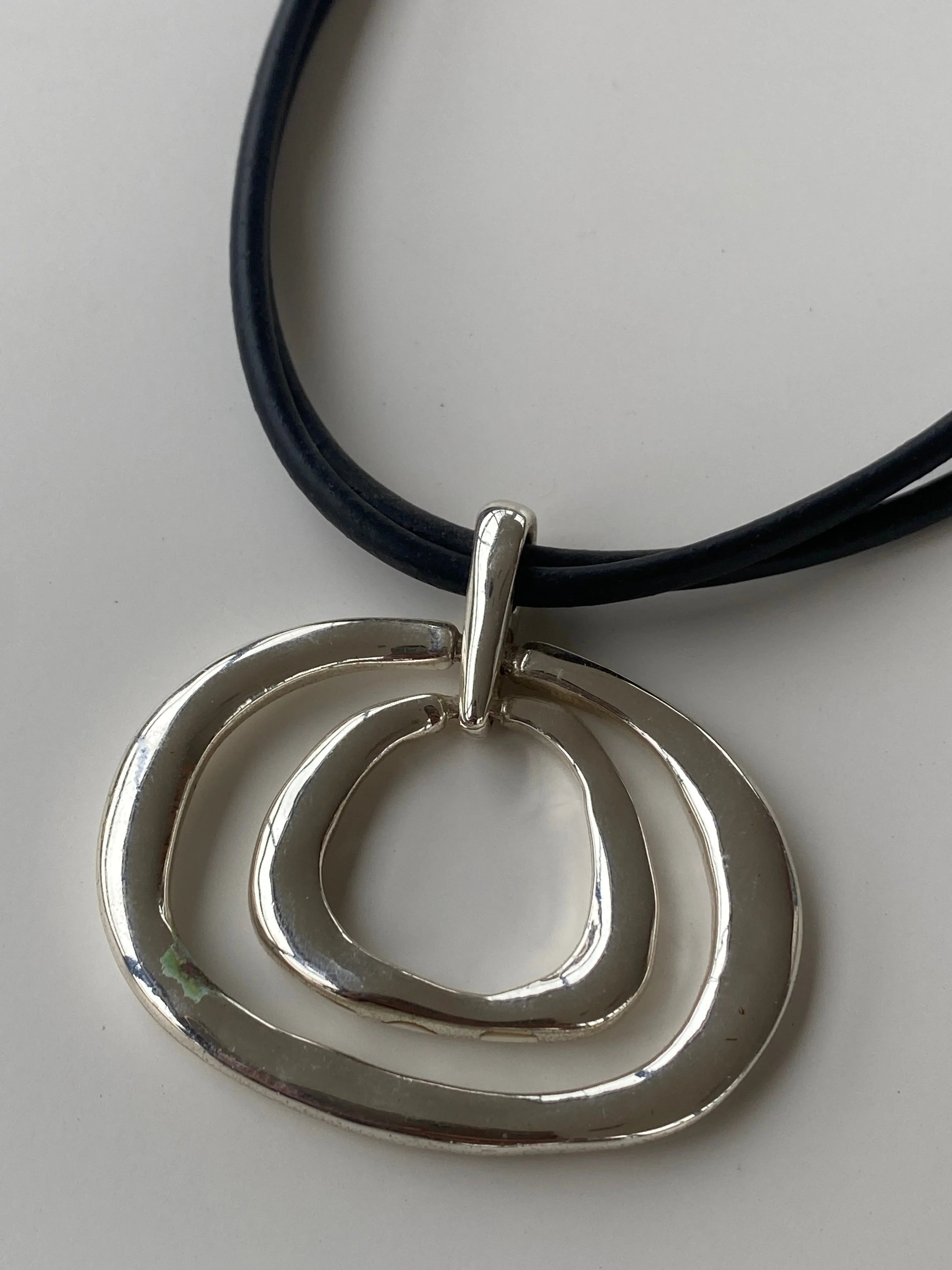 Chico’s Silver Toned Rings Pendant Leather Chocker Necklace - Balagan Vintage Necklace 00s, Necklace