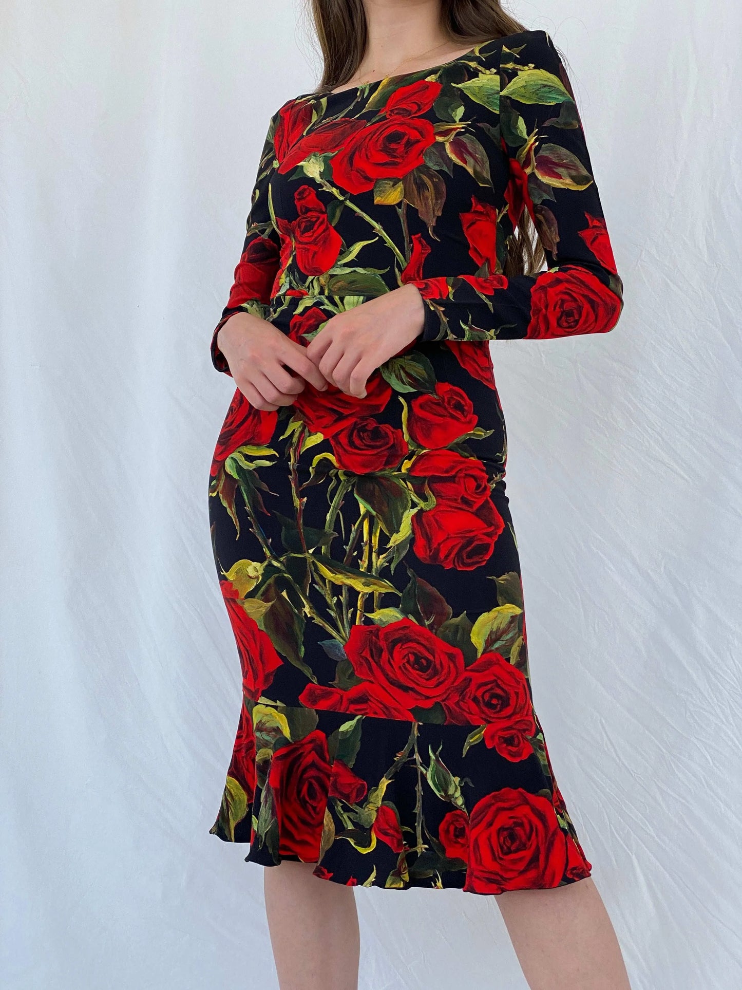 Dolce & Gabbana Red Roses Print Silk Knee-Length Dress - S - Balagan Vintage Midi Dress 00s, 90s, floral dress, midi dress, Mira
