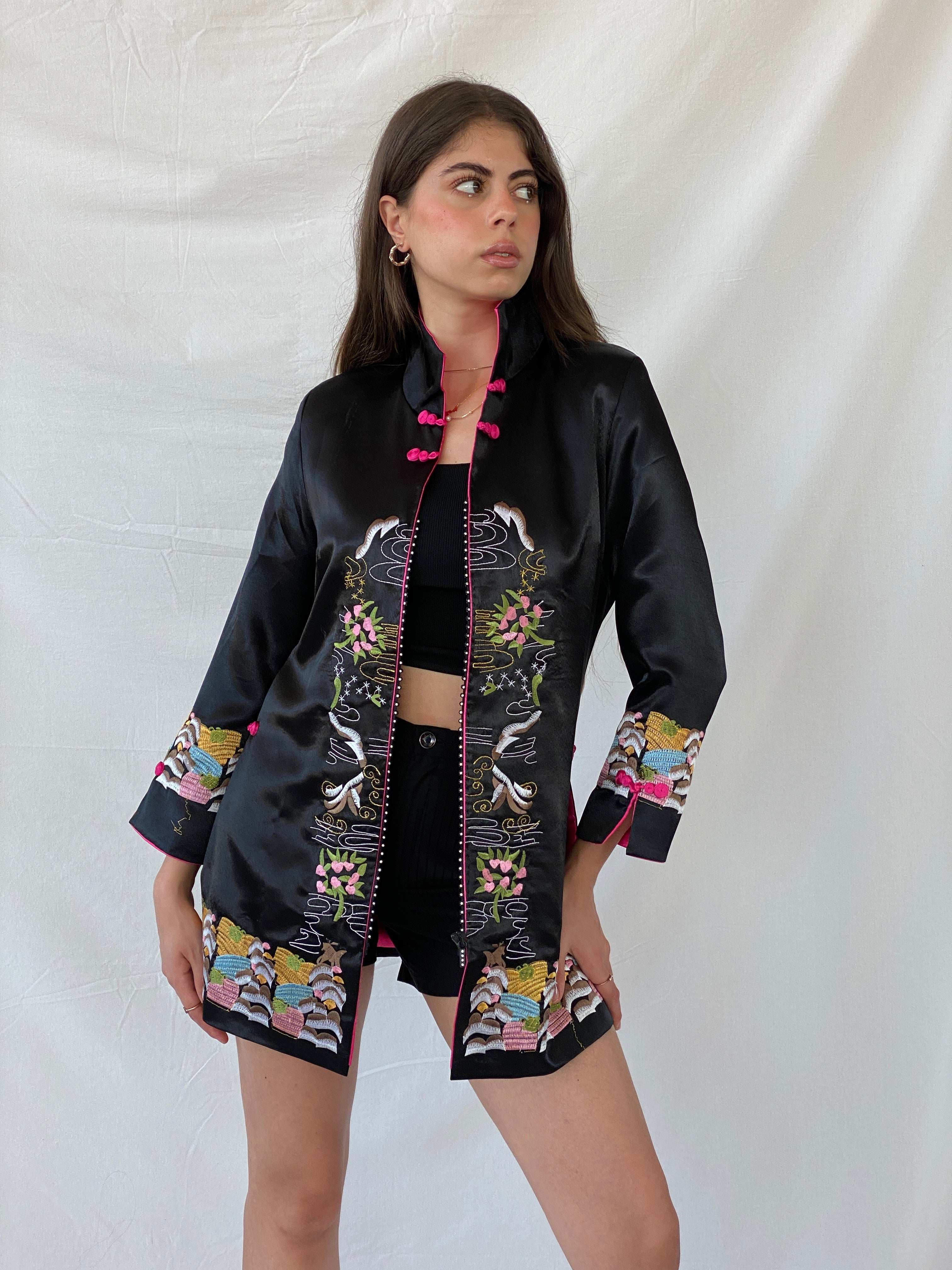 Dragon Silk Hangzhou China Embroidered Asian Artsy Jacket Coat - L - Balagan Vintage Coat 00s, coat, consignment, Mira, Najla, silk, vintage coat