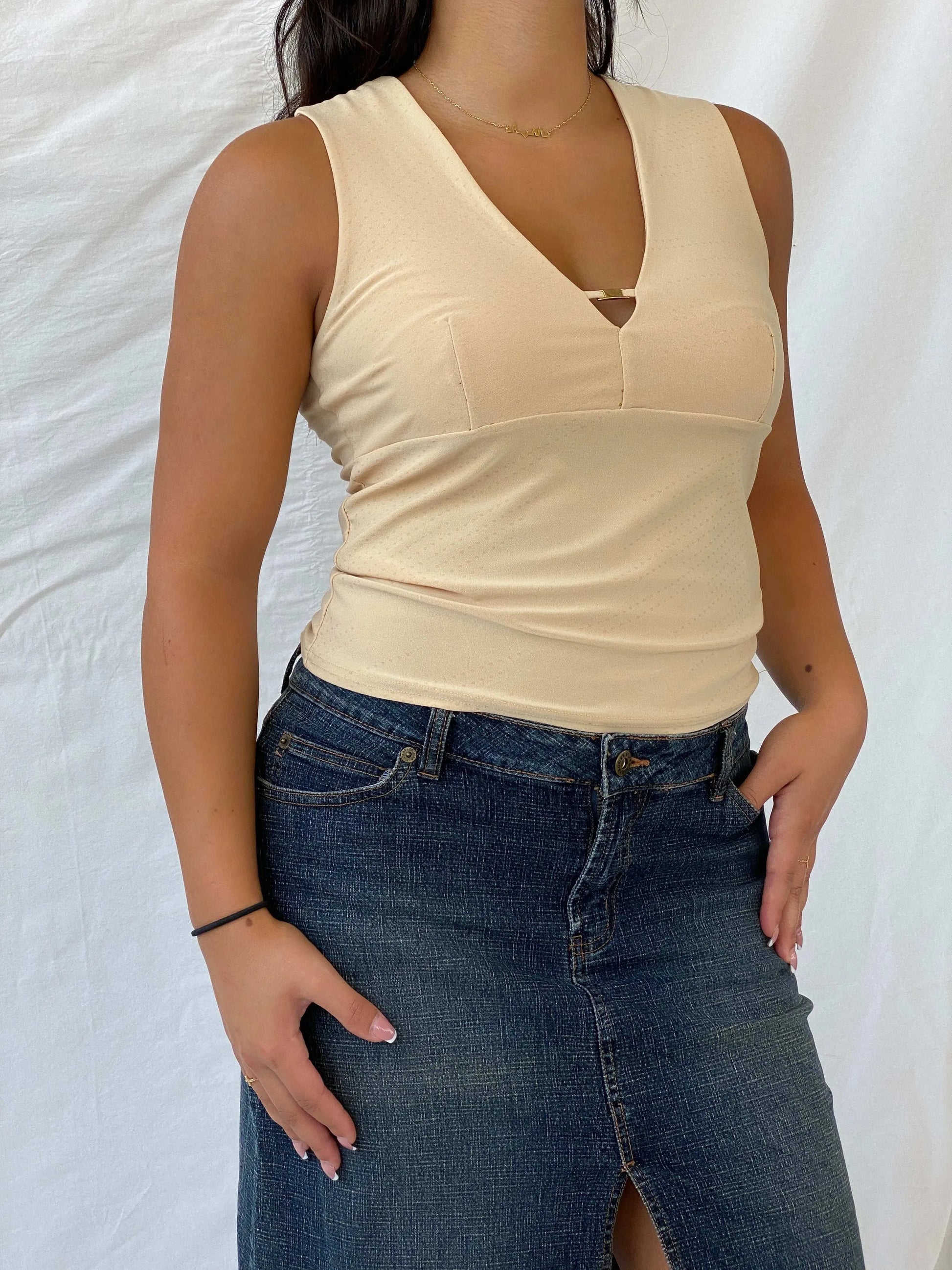 Elegant 90s Etam Shimmery Beige Sleeveless V-Neck Top - M - Balagan Vintage Sleeveless Top 00s, Lana, sleeveless top, summer, women top