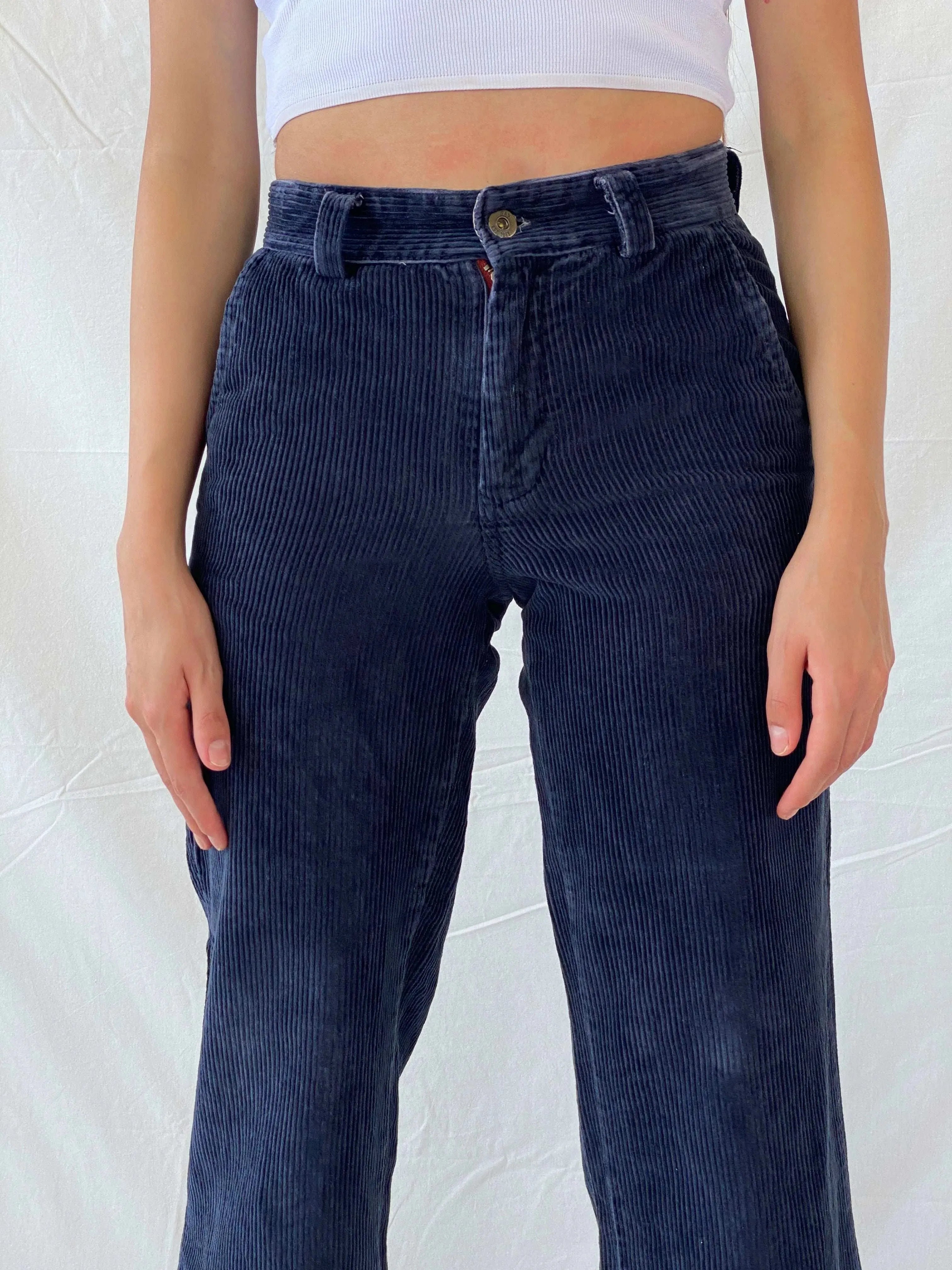 Gap Corduroy Navy Pants - Balagan Vintage Corduroy Pants 00s, 90s, corduroy, Mira