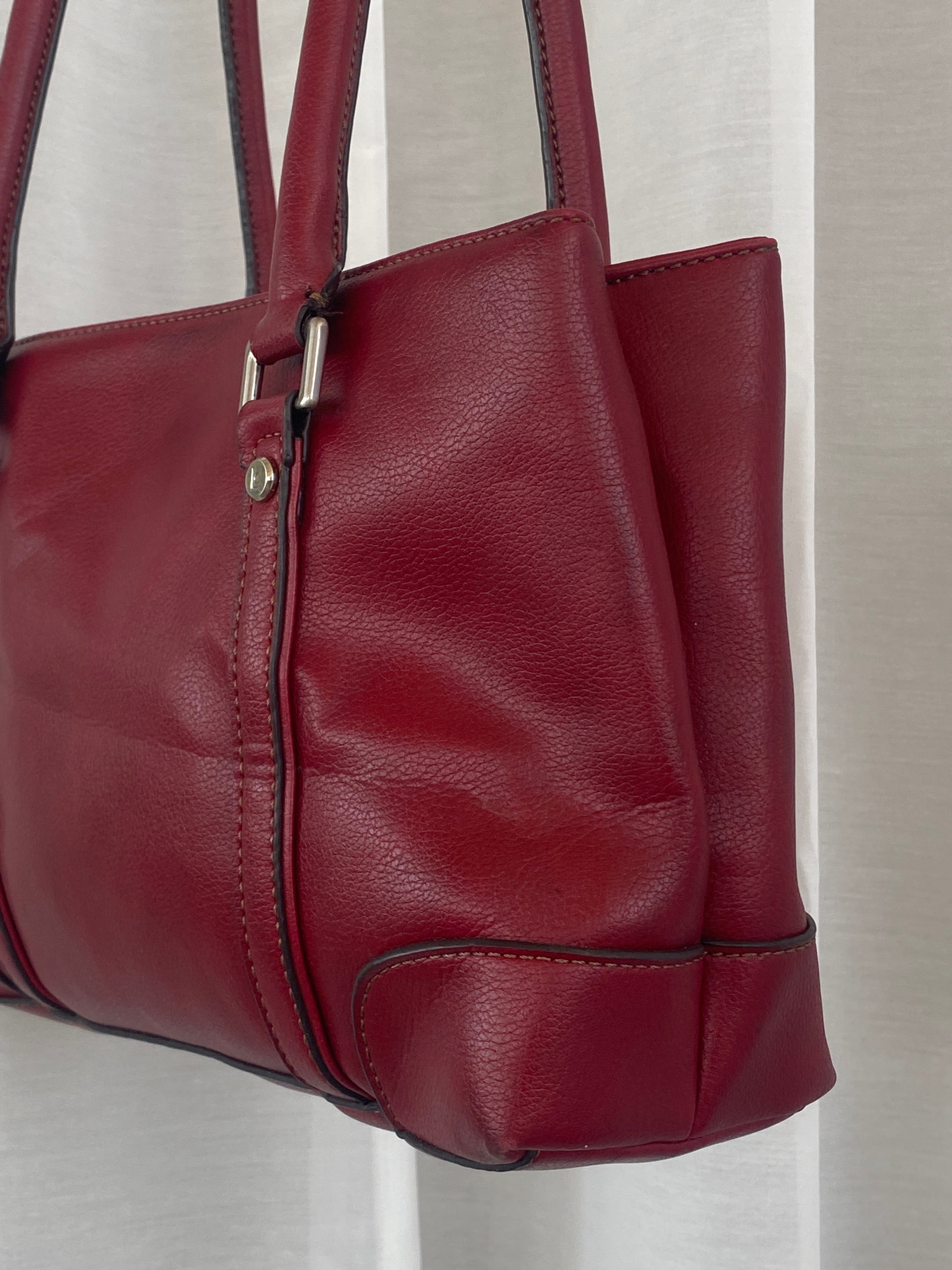Gorgeous Liz Claiborne Purse Women’s Red Shoulder Bag - Balagan Vintage Handbags 00s, 90s, bag, red leather, shoulder bag, Y2K