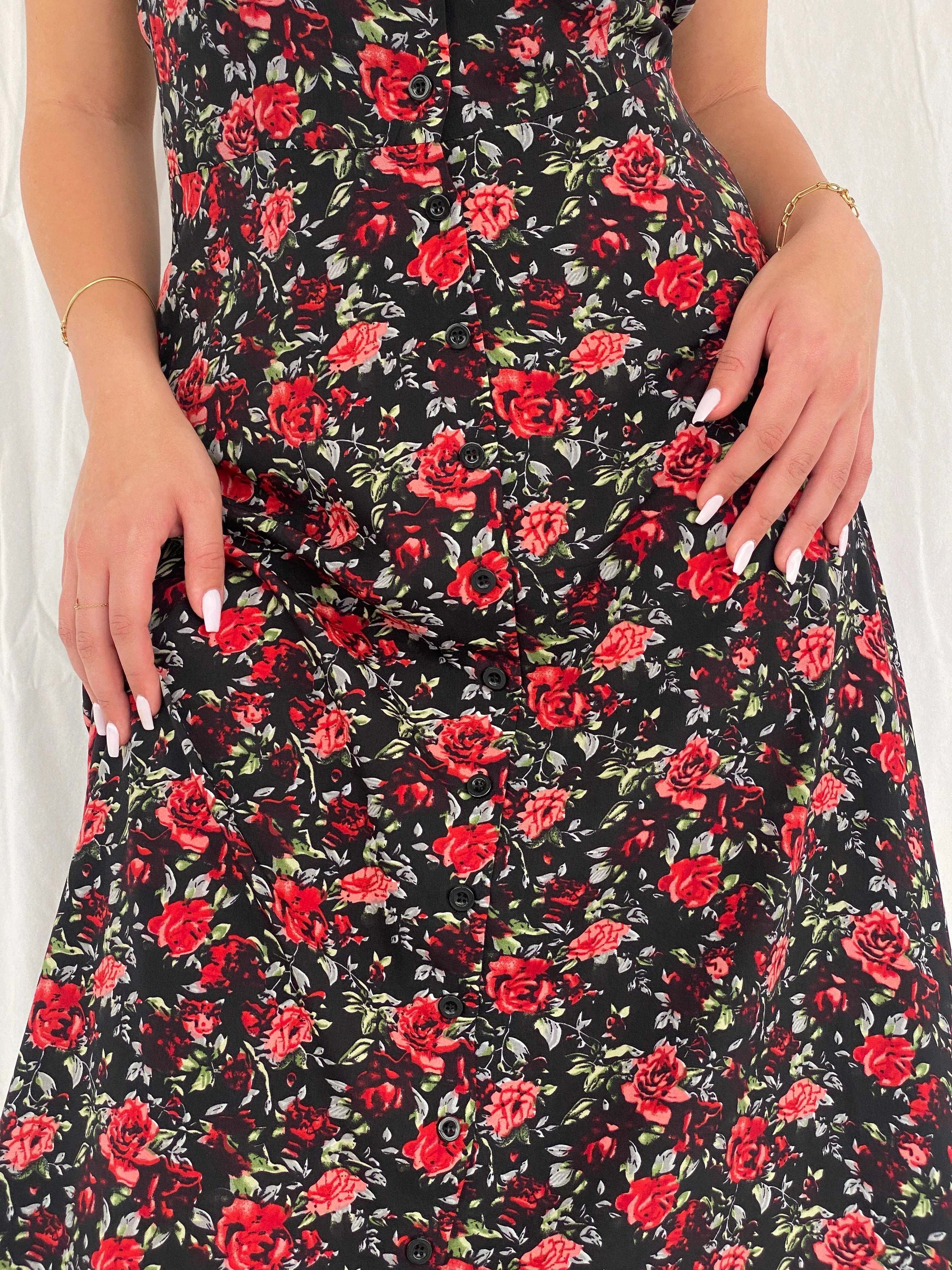 Gorgeous Vintage Floral Button Up Dress - Size M - Balagan Vintage Maxi Dress 00s, 00s dress, floral, floral dress, floral print, maxi dress, Rama