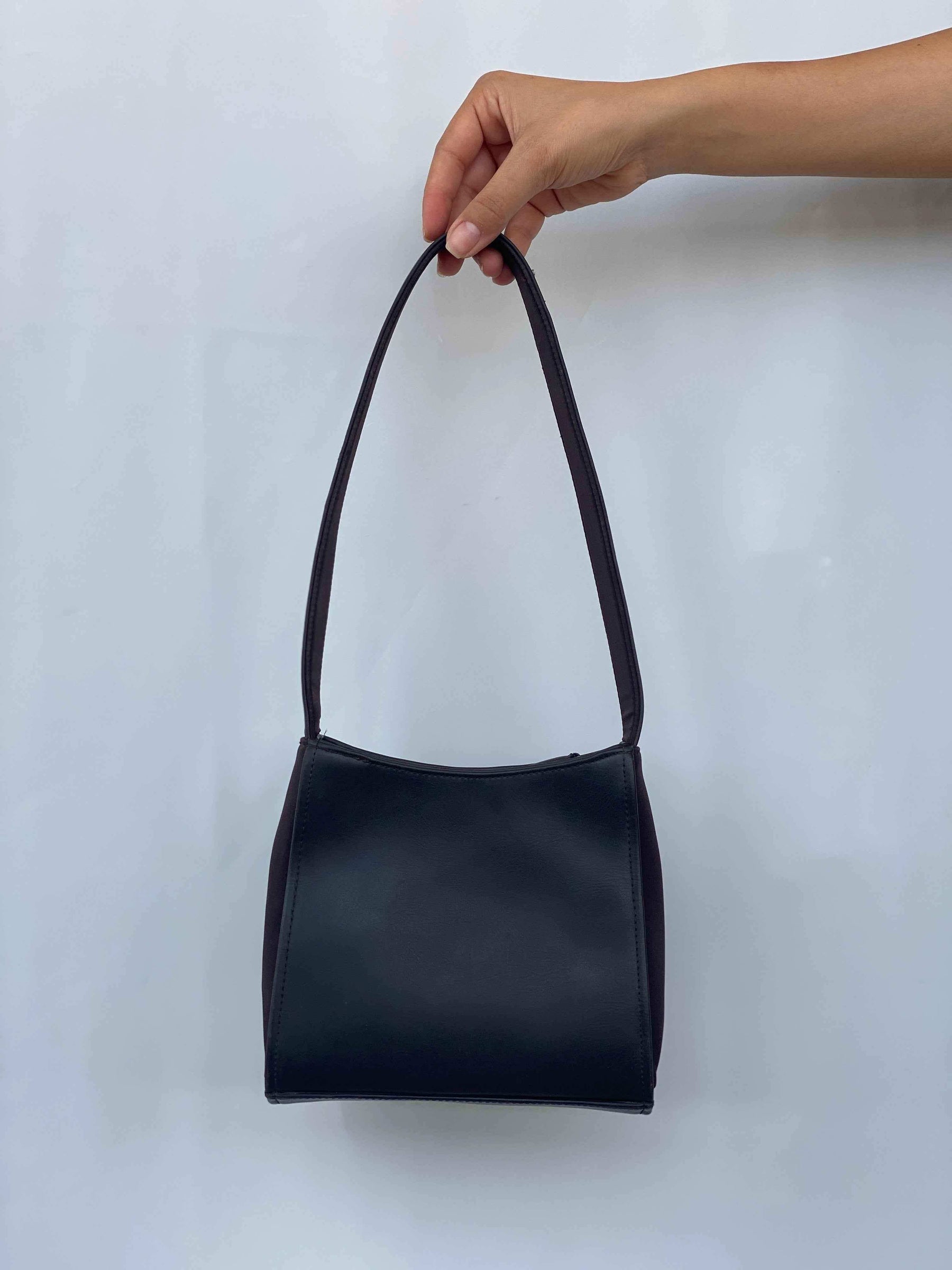 New Vintage Black Nine West Shoulder Bag With Long Straps