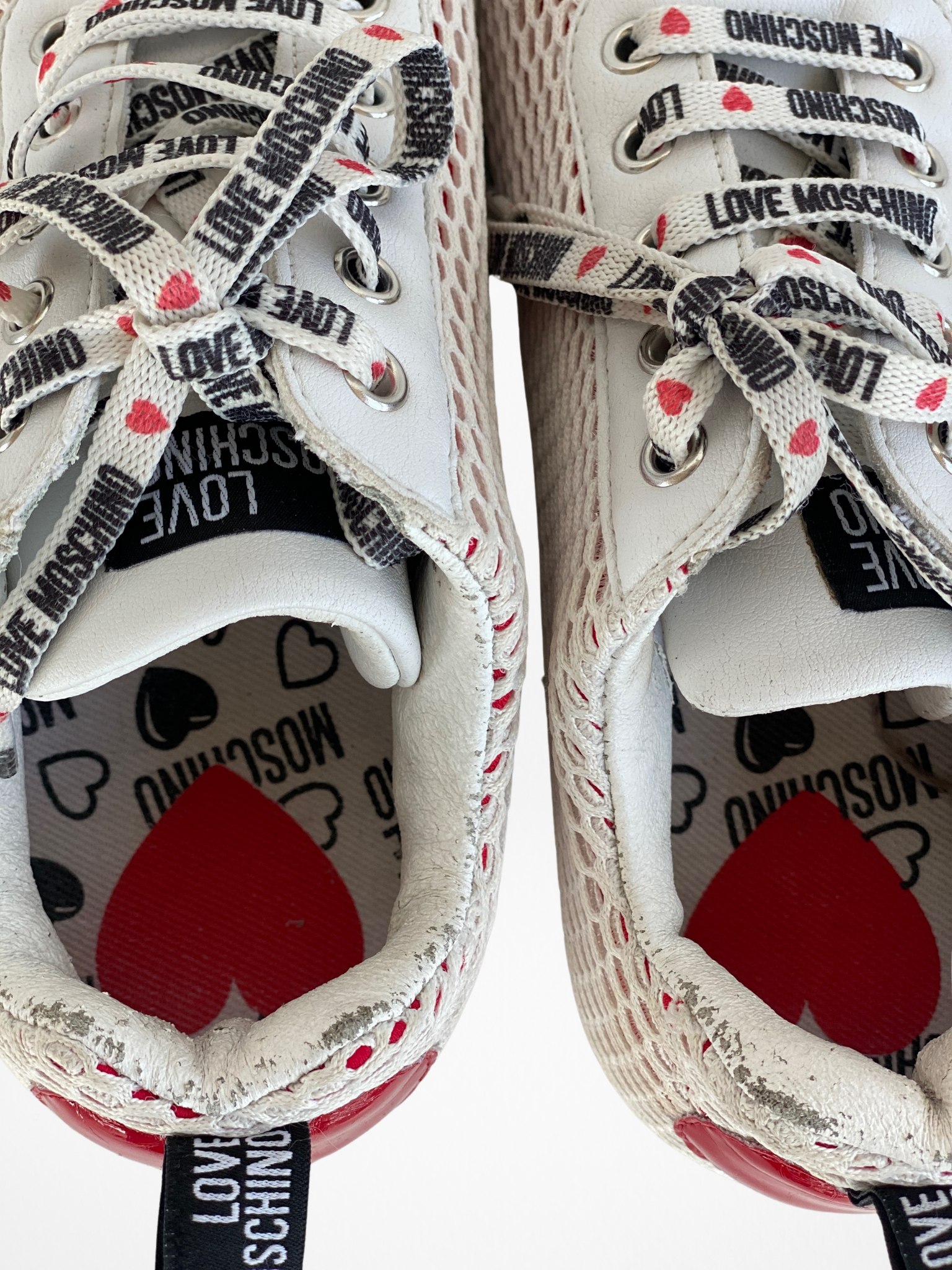 Love Moschino Women‘s White Sneakers With A Red Heart On Back - 37EUR - Balagan Vintage Sneakers 00s, 90s, moschino, shoes, winter