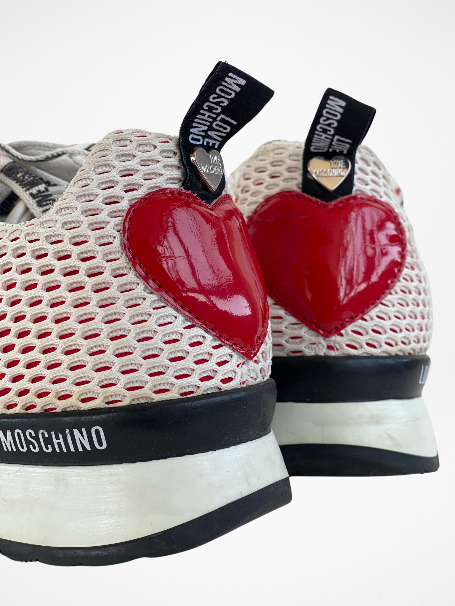 Love Moschino Women‘s White Sneakers With A Red Heart On Back - 37EUR - Balagan Vintage Sneakers 00s, 90s, moschino, shoes, winter