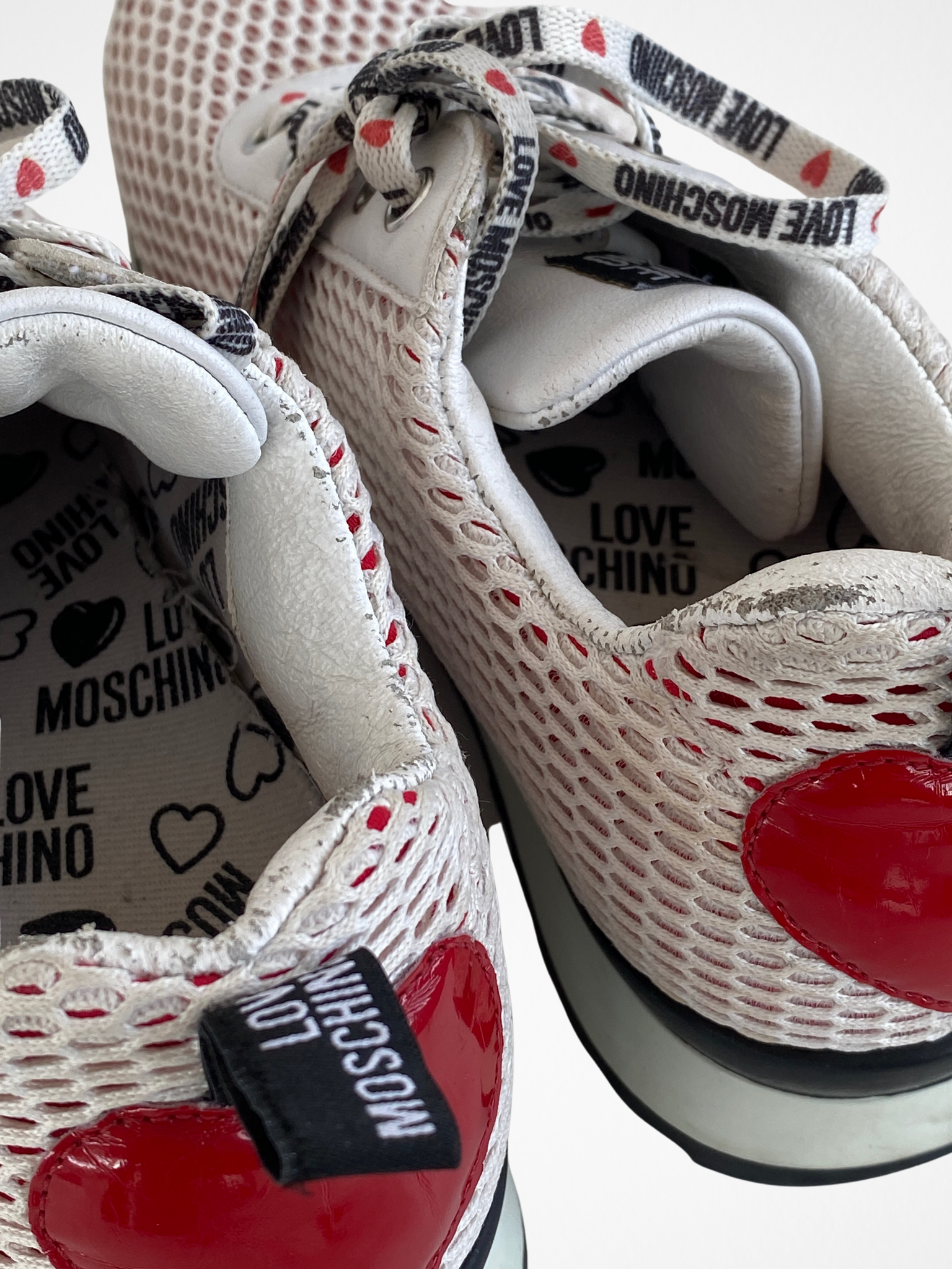 Love Moschino Women‘s White Sneakers With A Red Heart On Back - 37EUR - Balagan Vintage Sneakers 00s, 90s, moschino, shoes, winter