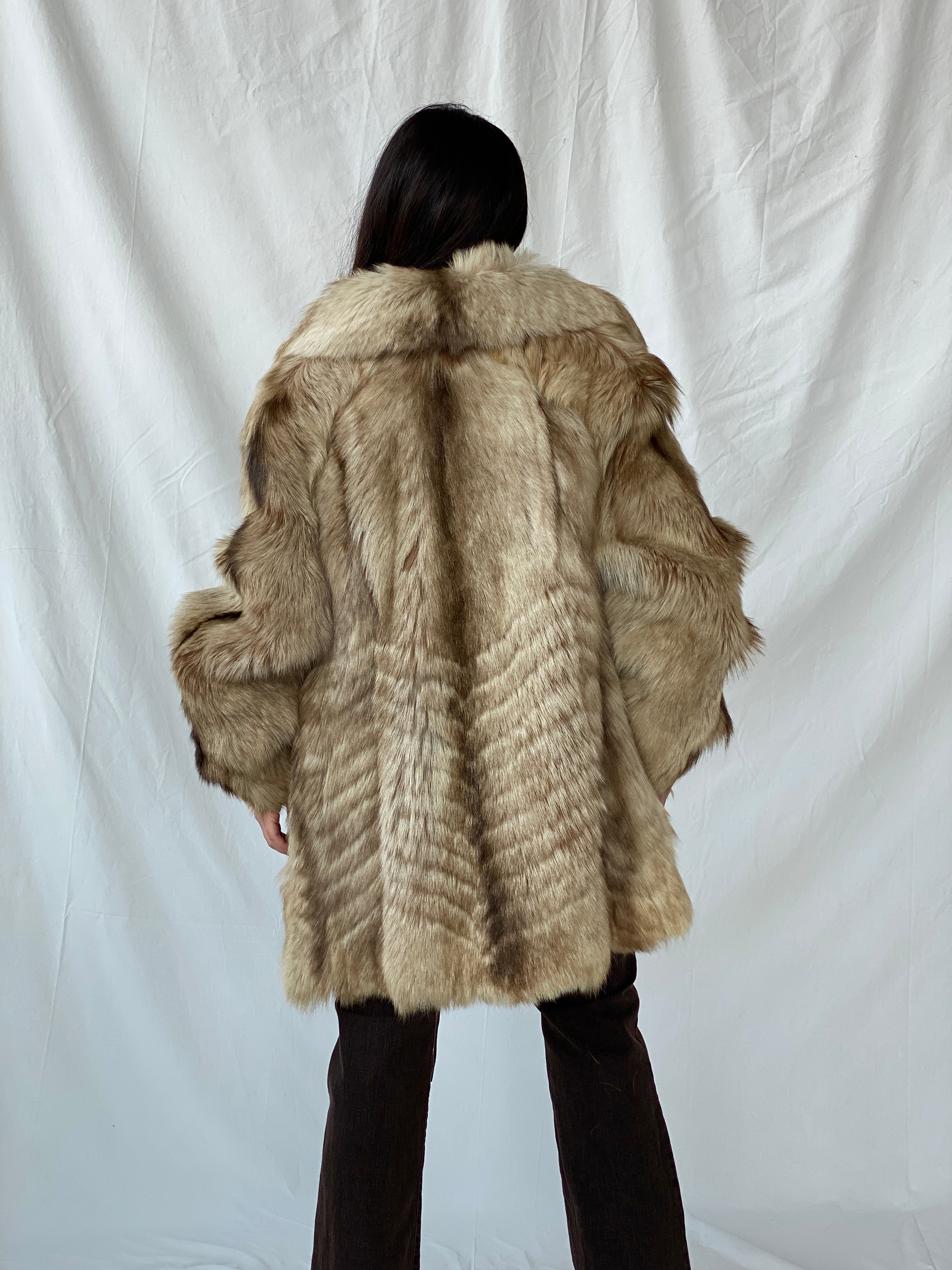 Luxurious Vintage Real Fur Women’s Beige Coat Natural Genuine Fur Jacket - L - Balagan Vintage Coat Ayah, coat, consignment, Dana, fur jacket, rare find, rare vintage, vintage coat, winter