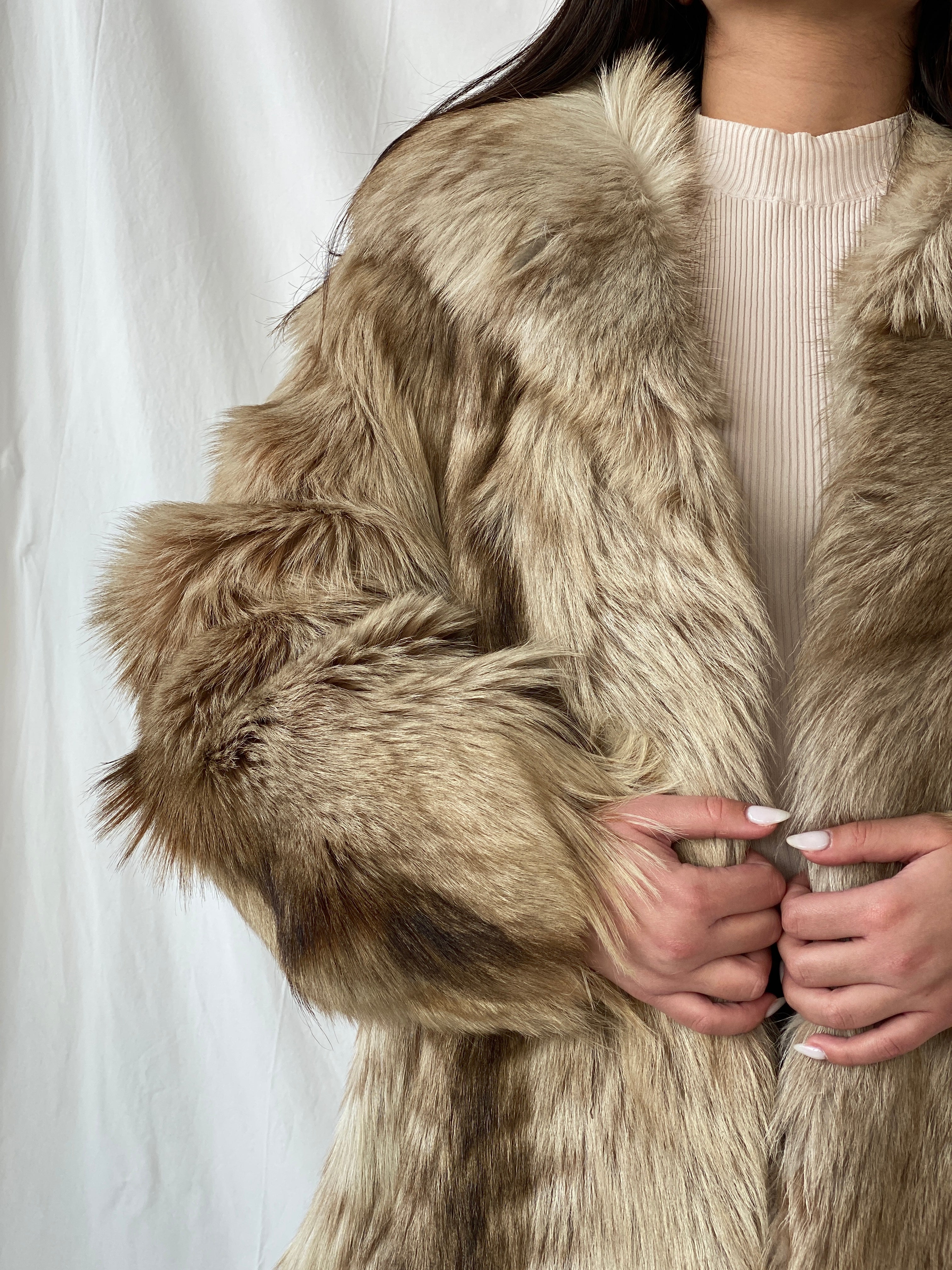 Luxurious Vintage Real Fur Women’s Beige Coat Natural Genuine Fur Jacket - L - Balagan Vintage Coat Ayah, coat, consignment, Dana, fur jacket, rare find, rare vintage, vintage coat, winter