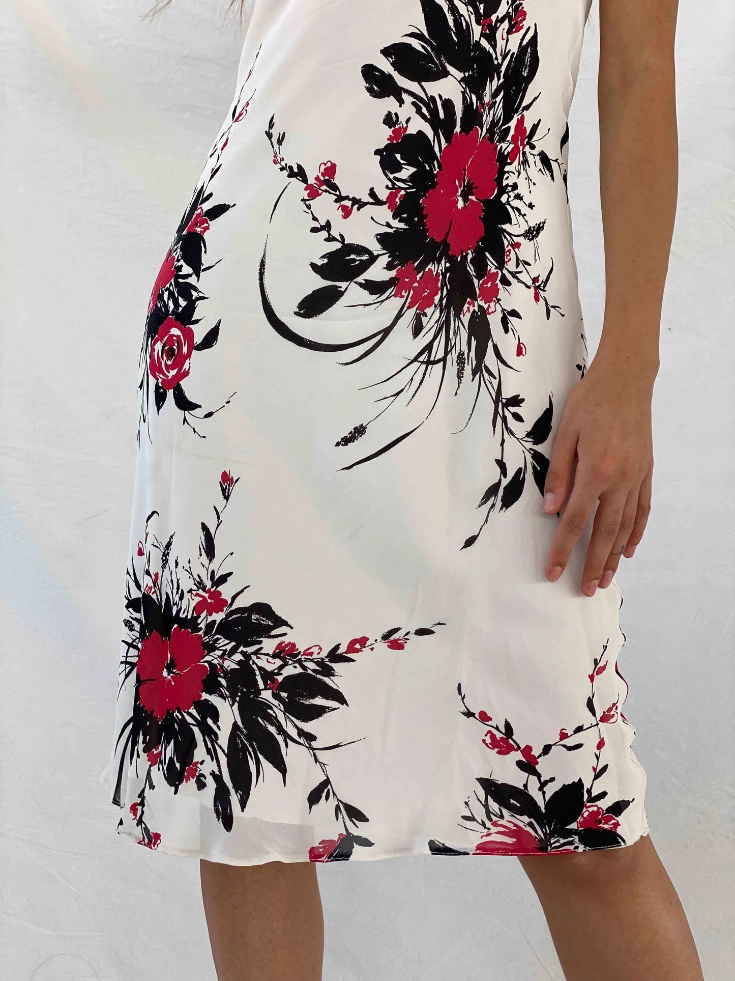 Marks & Spencer Floral Midi Dress - Balagan Vintage Midi Dress 00s, 90s, dress, floral dress, Mira, Wedding Guest