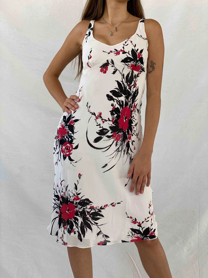 Marks & Spencer Floral Midi Dress - Balagan Vintage Midi Dress 00s, 90s, dress, floral dress, Mira, Wedding Guest