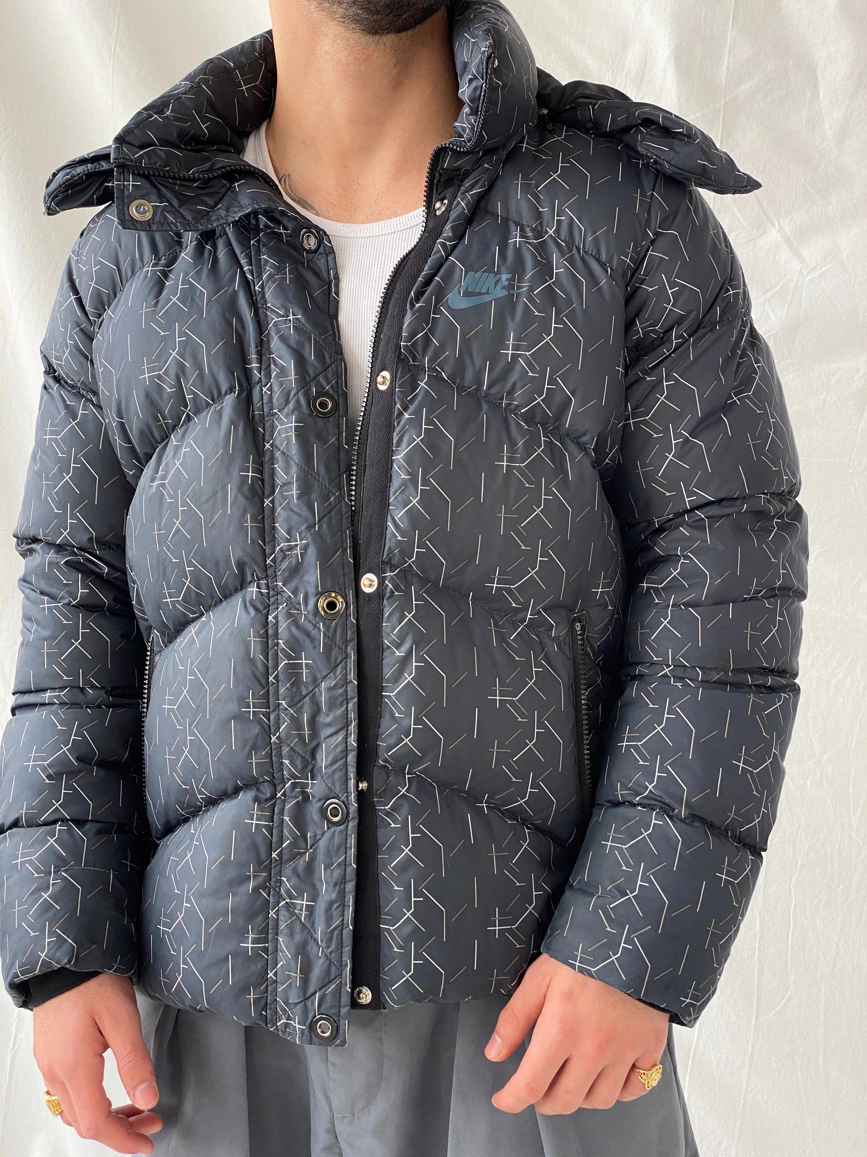 Nike Men’s Dark Grey Silver Lines Hooded Puffer Jacket - L - Balagan Vintage Jacket consignment, Hamza, jacket, Joe, Nike, puffer jacket