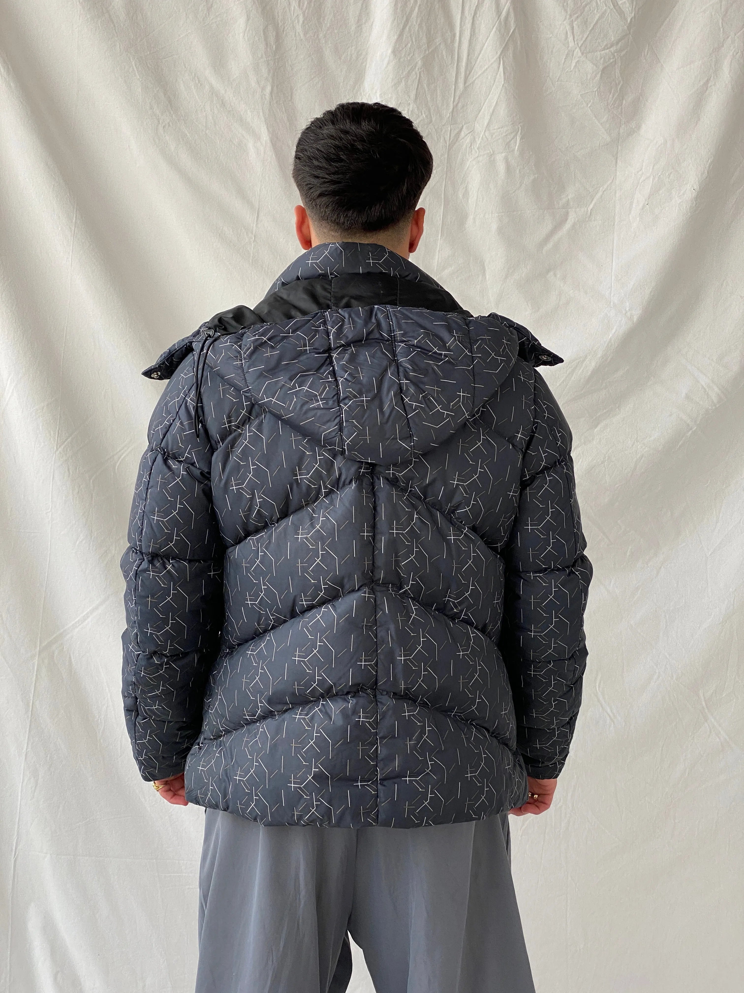 Nike Men’s Dark Grey Silver Lines Hooded Puffer Jacket - L - Balagan Vintage Jacket consignment, Hamza, jacket, Joe, Nike, puffer jacket