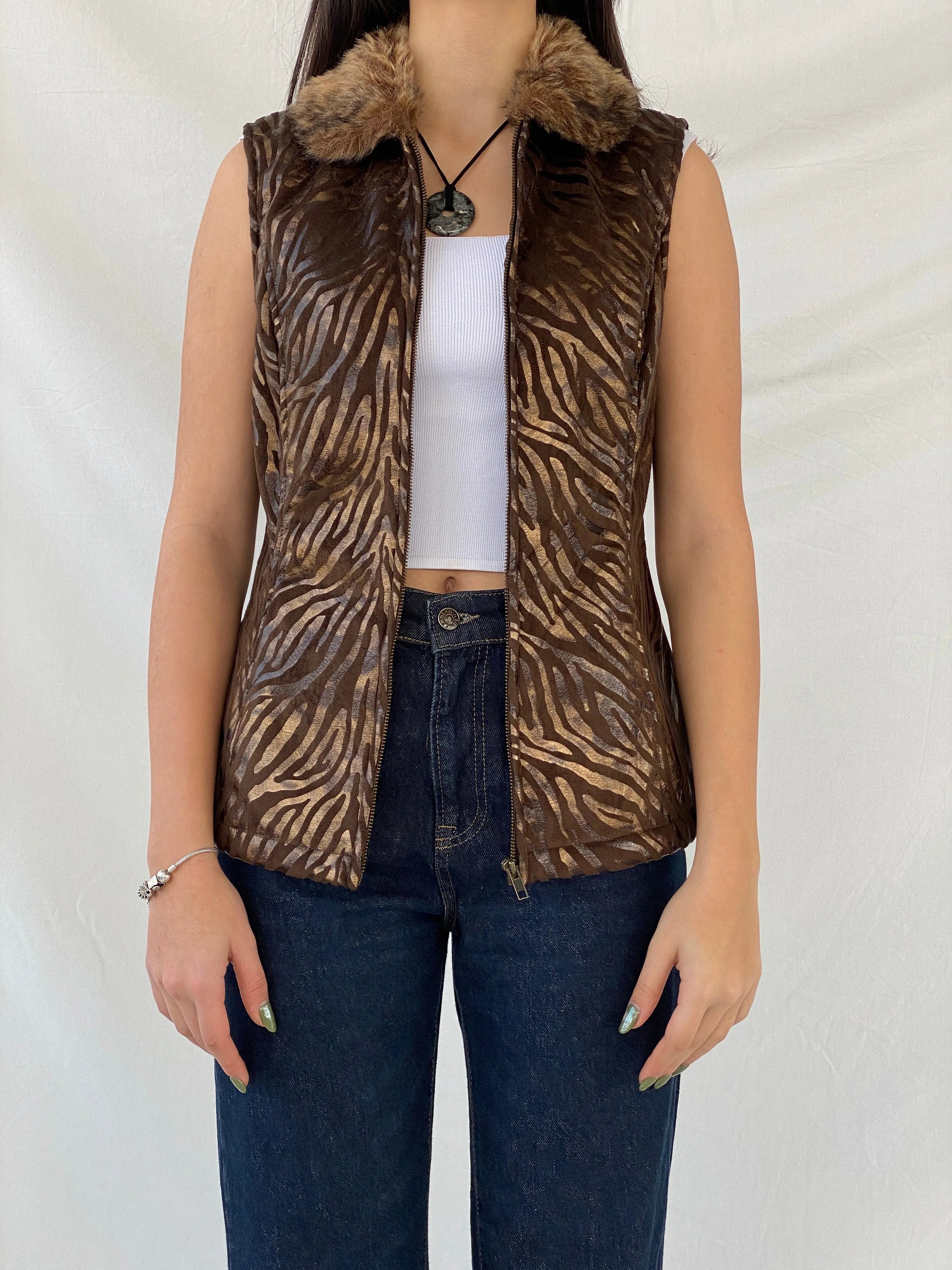 PR Powder River Outfitters Women’s Brown Zebra Fur-Collar Zip Up Fur Lined Vest - S - Balagan Vintage Vest 00s, animal print, faux fur, Syntia, vest, women top
