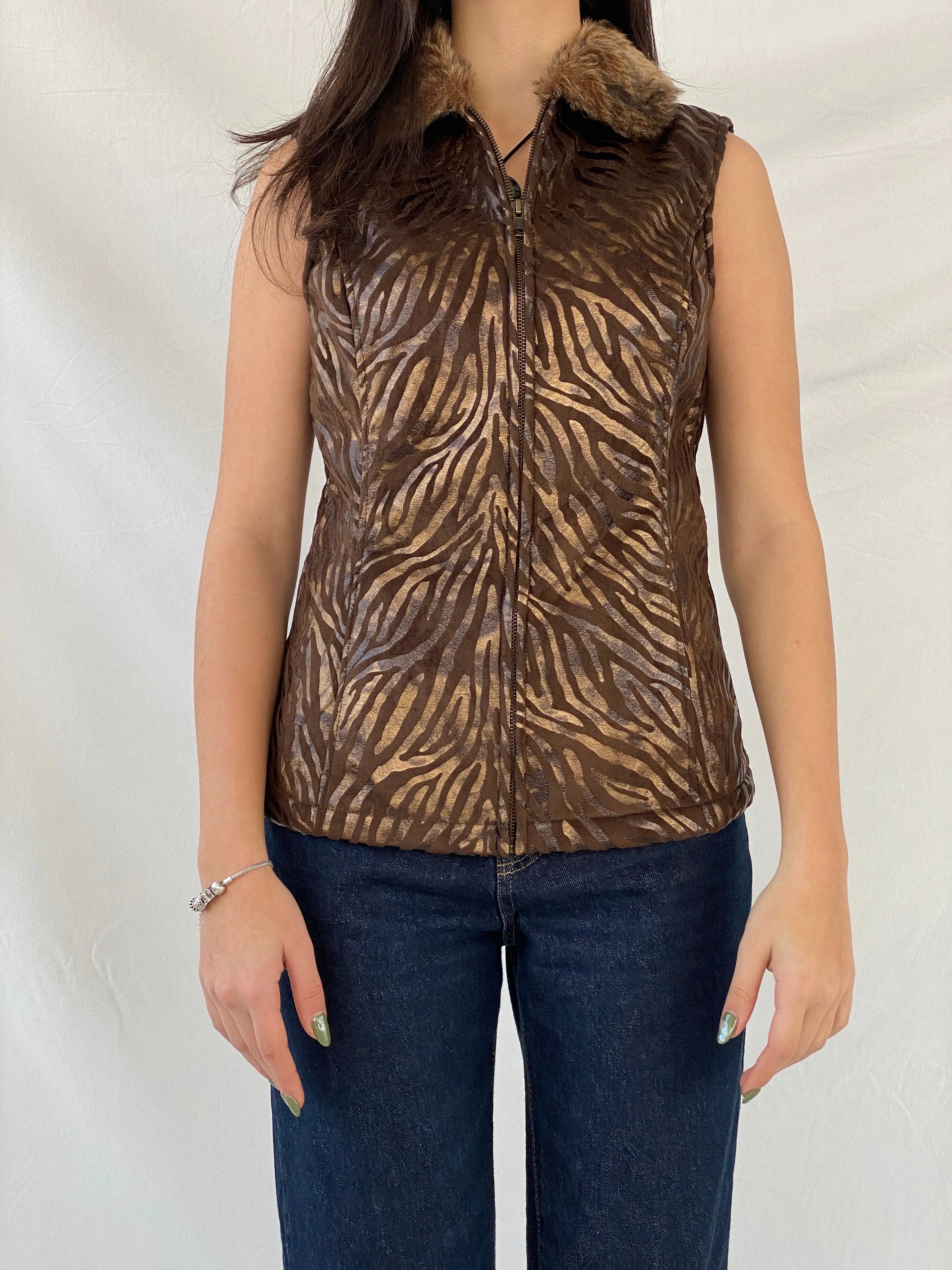 PR Powder River Outfitters Women’s Brown Zebra Fur-Collar Zip Up Fur Lined Vest - S - Balagan Vintage Vest 00s, animal print, faux fur, Syntia, vest, women top