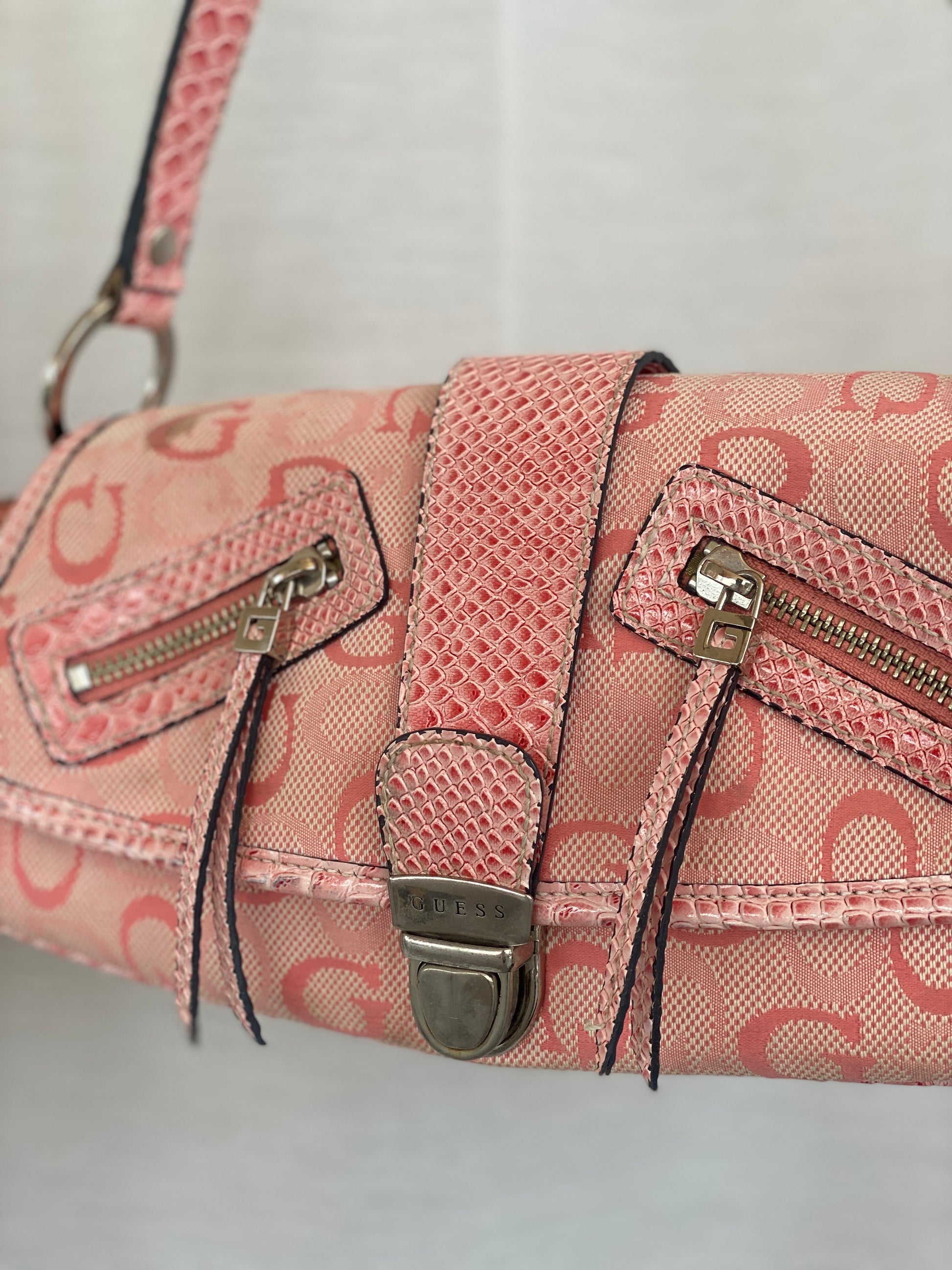 Statement Vintage Y2K Guess Pink Monogram Shoulder Bag - Balagan Vintage Shoulder Bag 00s, 90s, bag, genuine leather, guess, NEW IN, shoulder bag, Y2K