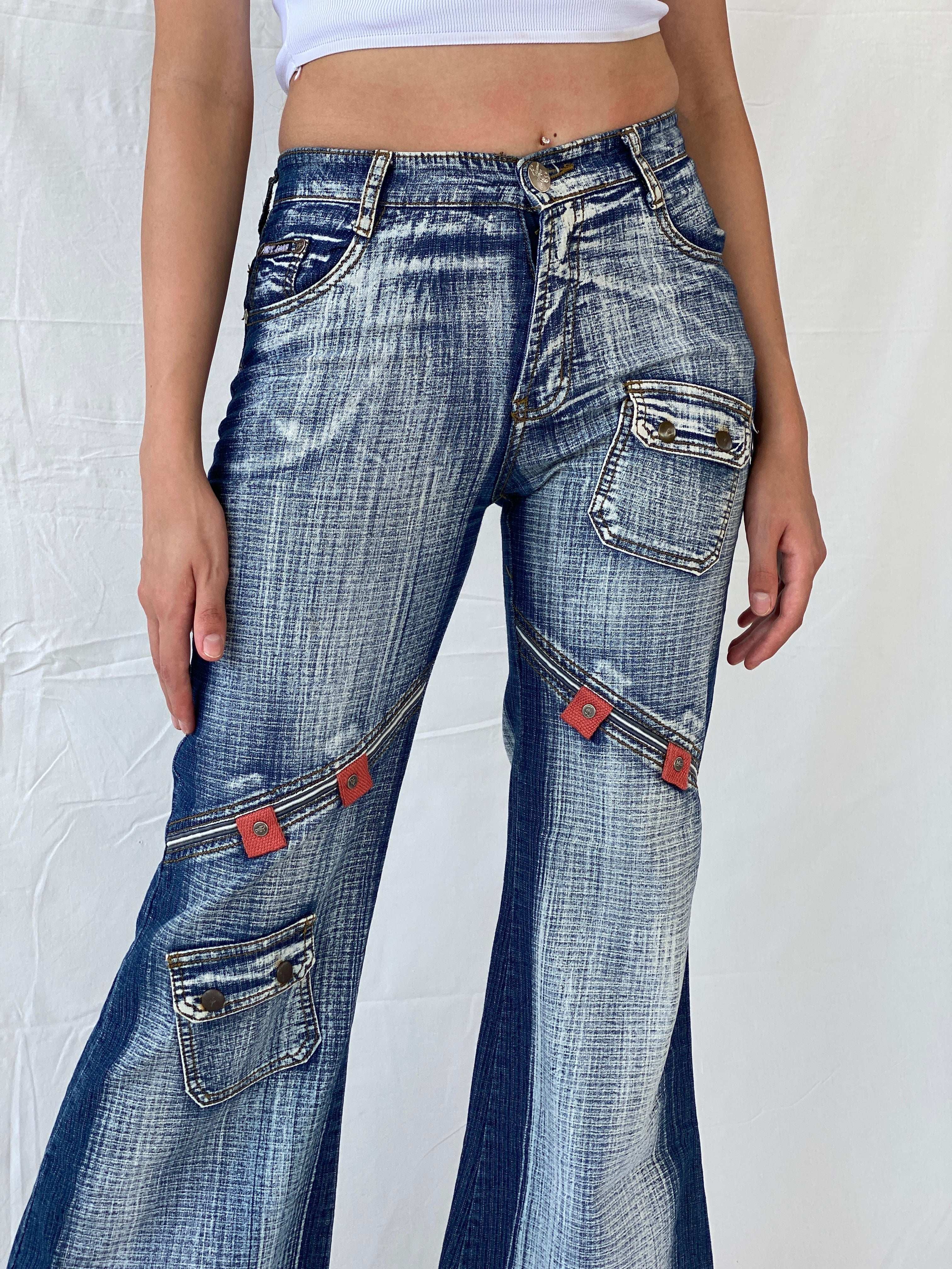 Statement Y2K Min.g Yang Flare Jeans - Balagan Vintage Jeans 00s, 90s, denim, flare jeans, jeans, Mira