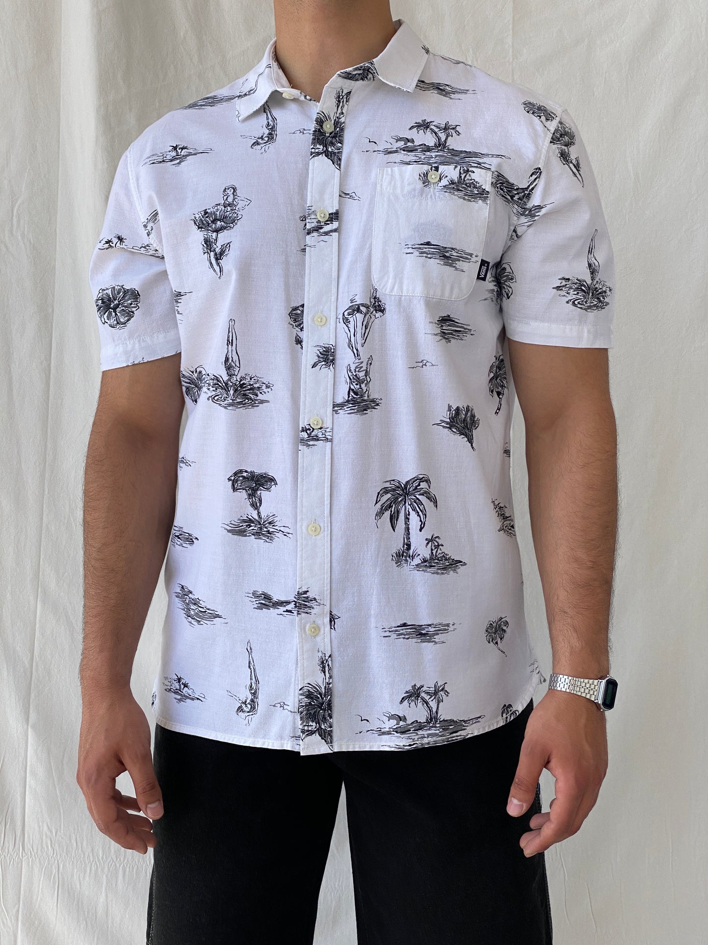 Vans Dive Bomber White Black Hawaiian Button Down Short Sleeve Men’s Classic Fit Shirt - L - Balagan Vintage Half Sleeve Shirt 90s, half sleeve shirt, Hawaiian shirt, mens shirt, NEW IN, printed shirt, Ramez, silk