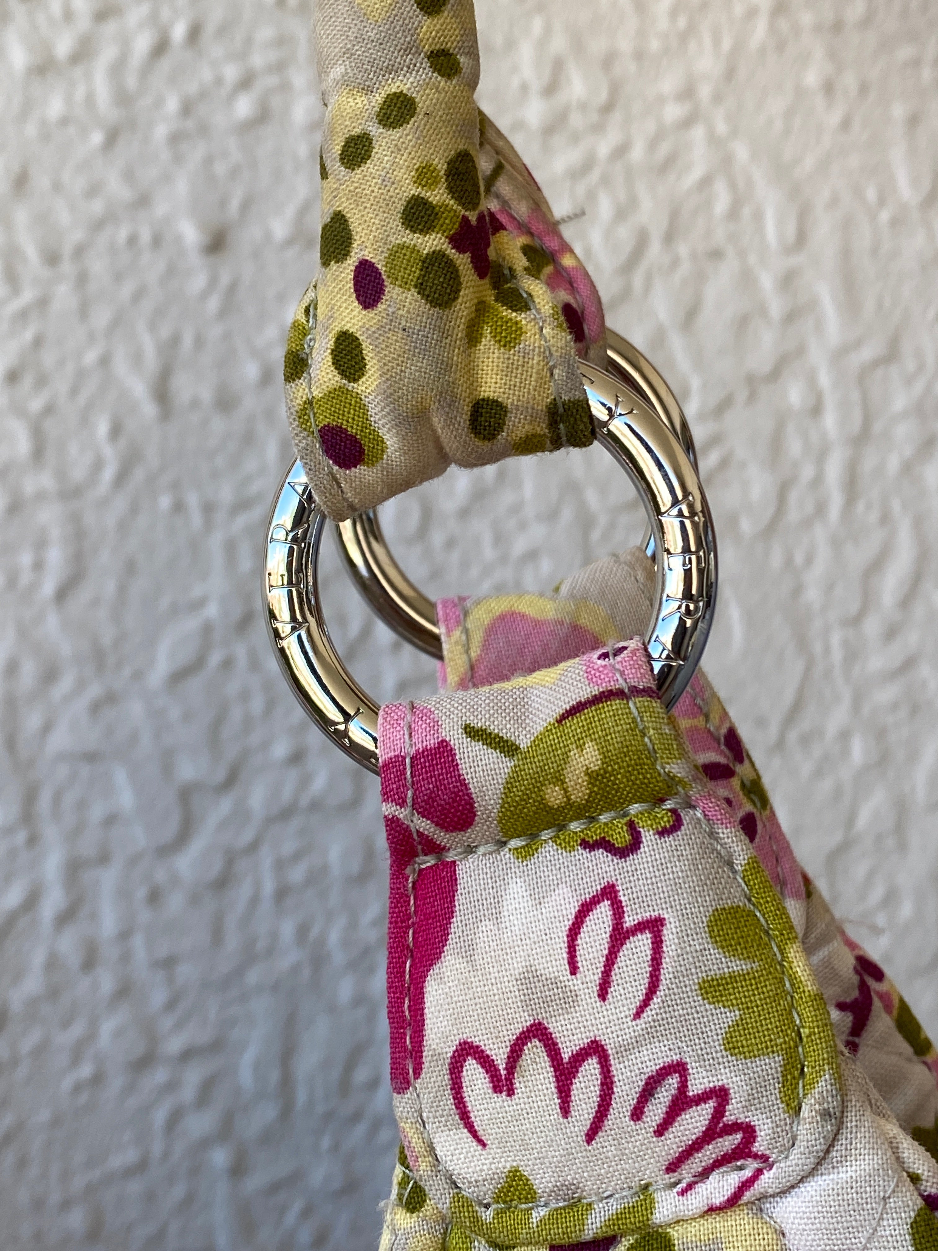 Vera Bradley “Make Me Blush” Floral Large Quilted Hobo Shoulder Bag - Balagan Vintage Shoulder Bag 00s, 90s, bag, floral, guess, shoulder bag, Y2K