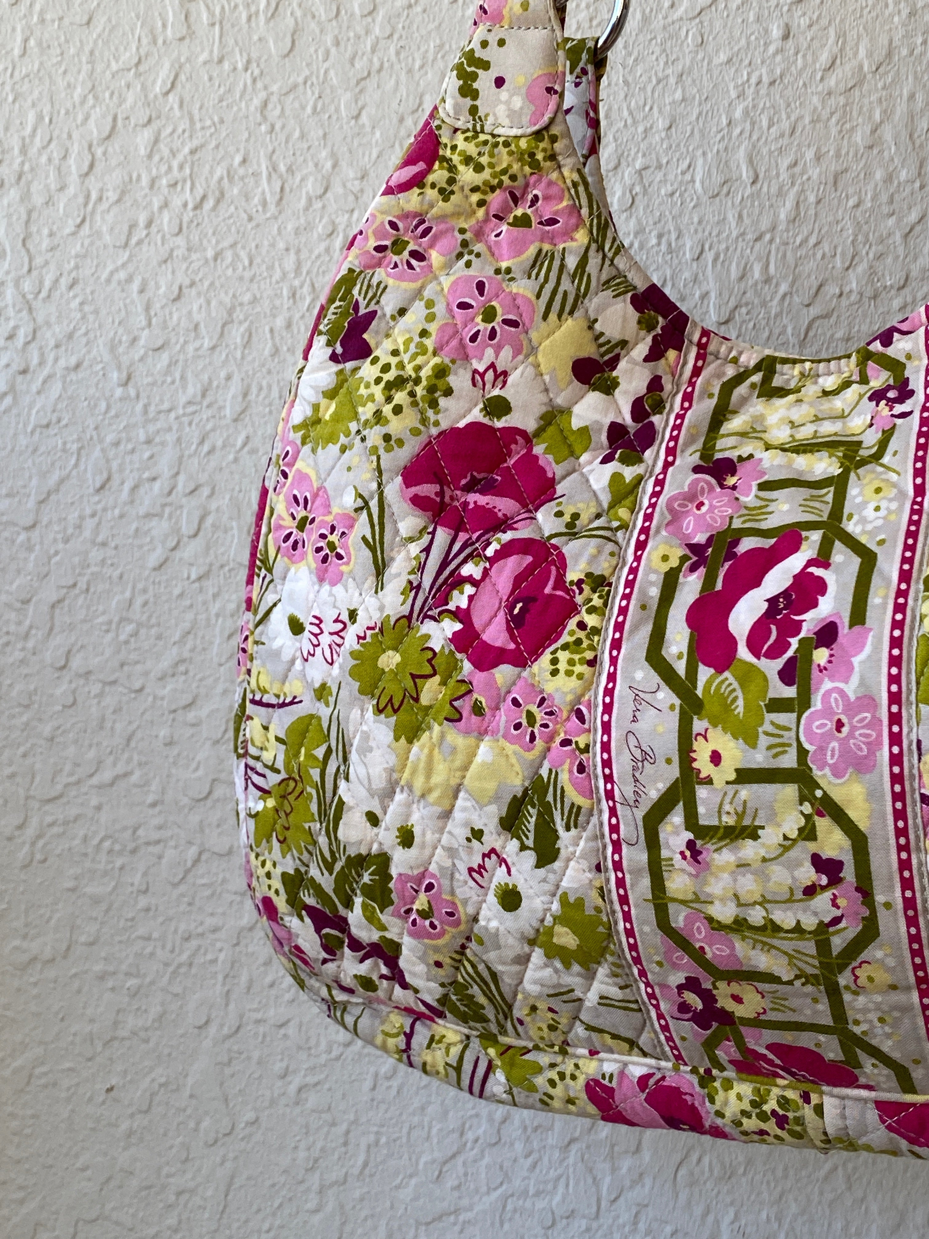 Vera Bradley “Make Me Blush” Floral Large Quilted Hobo Shoulder Bag - Balagan Vintage Shoulder Bag 00s, 90s, bag, floral, guess, shoulder bag, Y2K