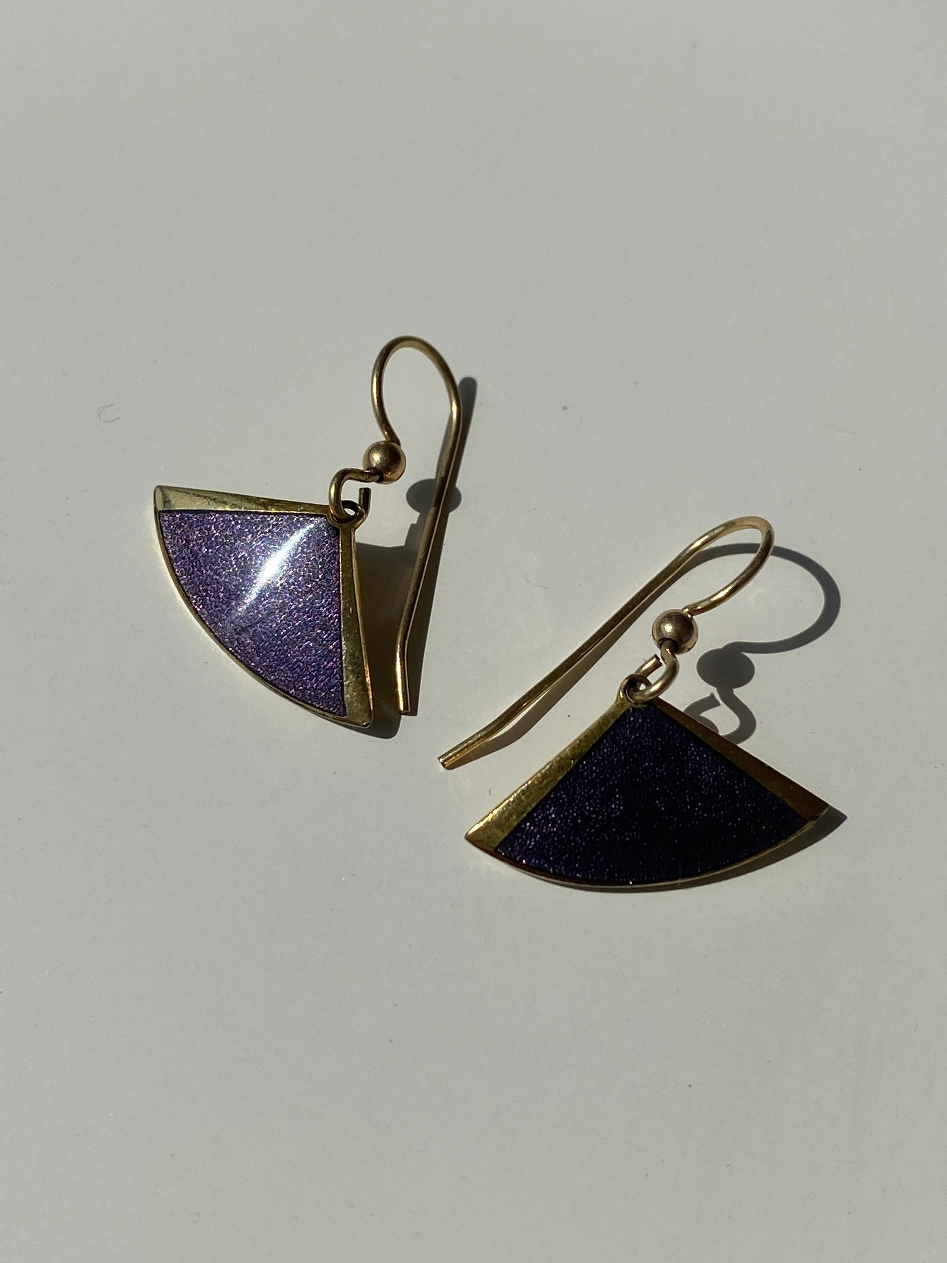 Vintage 1980s Isle of Skye Signed Gold Tone Purple Inlaid Earrings - Balagan Vintage Earrings 90s, Earrings, floral