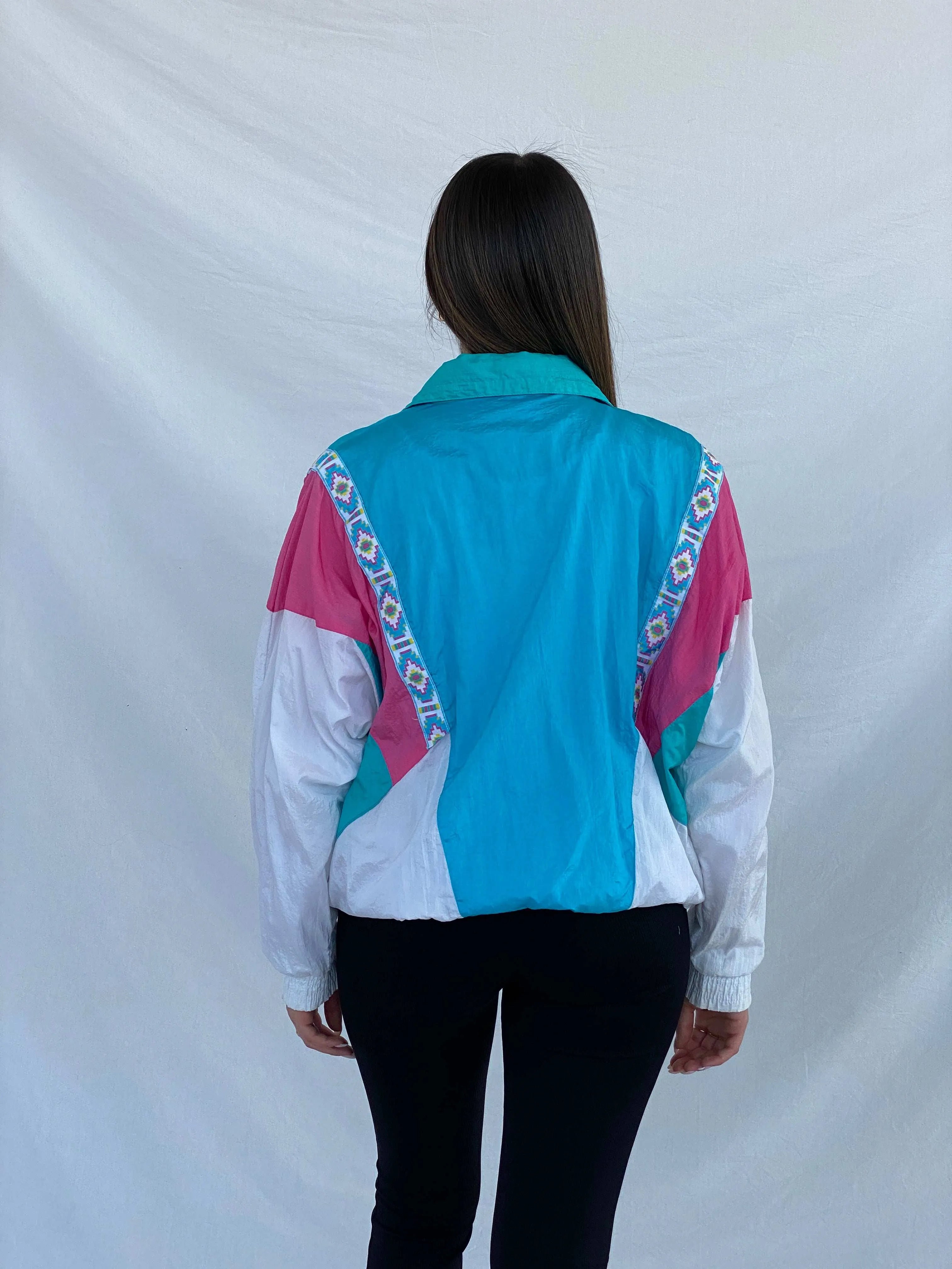 Vintage 80s/90s Casual Isle Windbreaker Jacket Size M - Balagan Vintage Windbreaker Jacket 80s, 90s, Juana, vintage windbreaker, windbreaker, windbreaker jacket