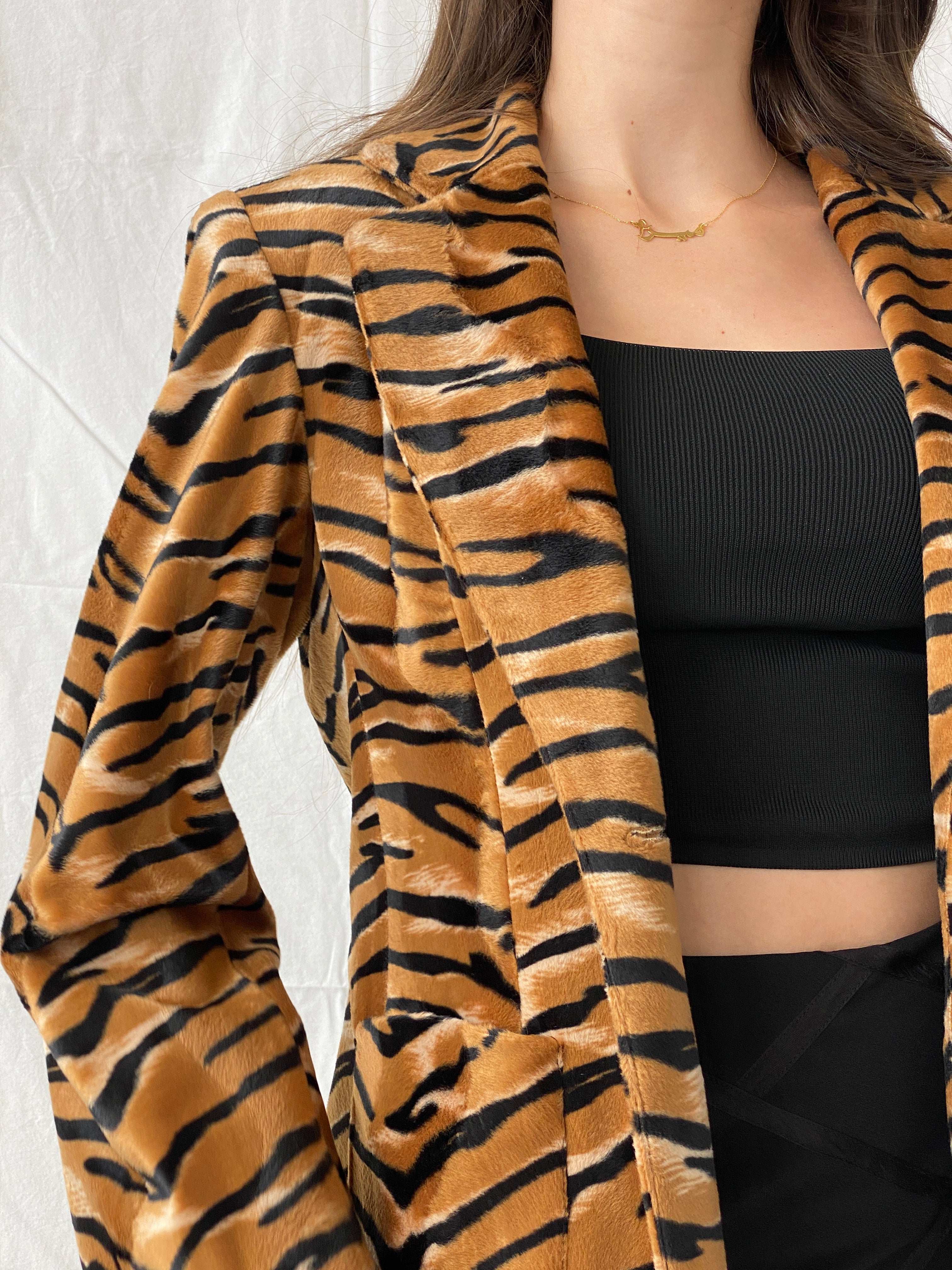 Vintage 90s Dana Mode Tiger Print Faux Fur Black and Tan Blazer - L - Balagan Vintage Blazer 90s, animal print, blazer, consignment, faux fur, full sleeve blazer, fur jacket, Mira, Najla, winter