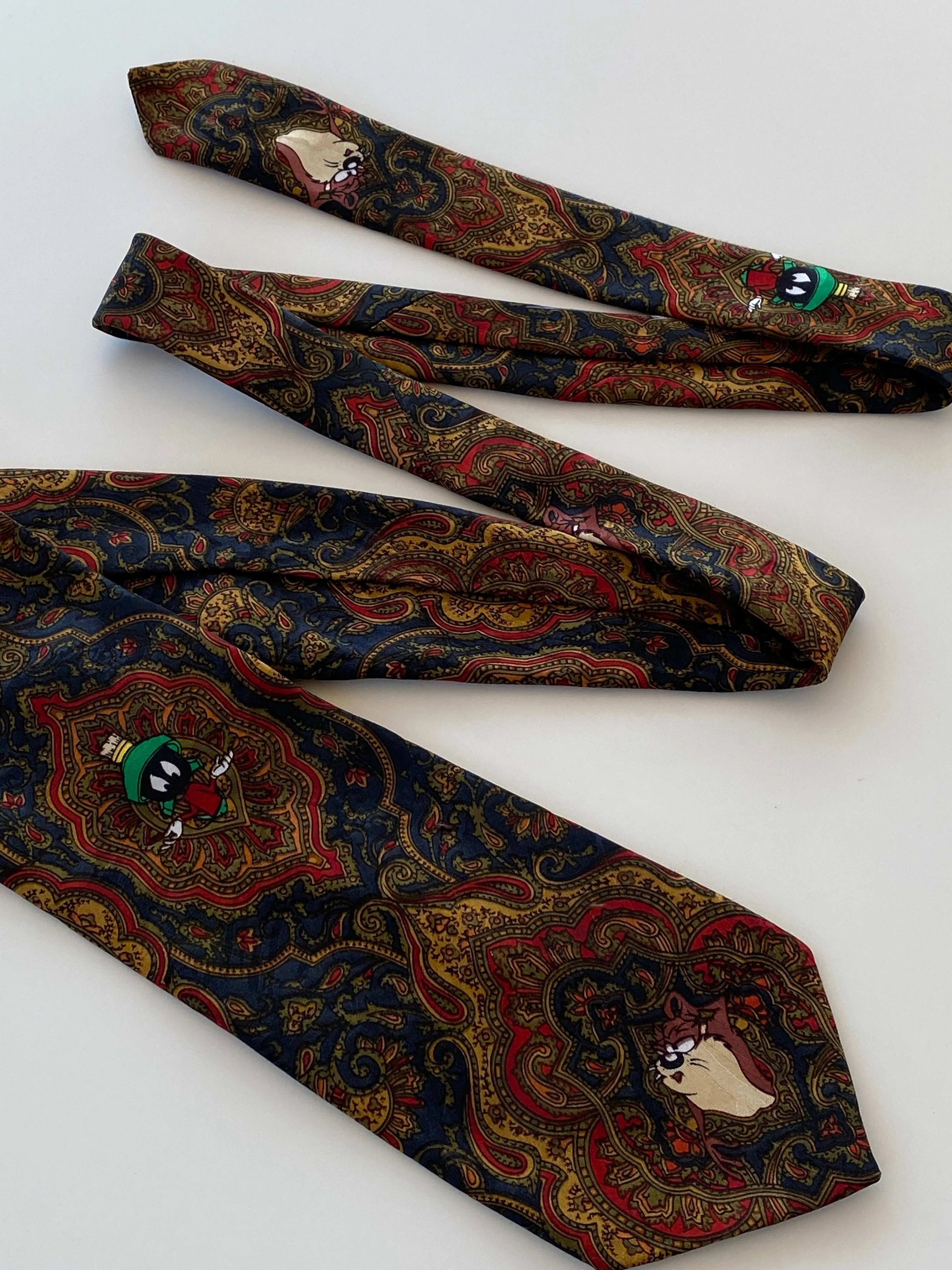 Vintage 90s Looney Tunes Mania Graphic Tie - Balagan Vintage Ties 90s, print, printed tie, tie, ties, vintage, vintage tie