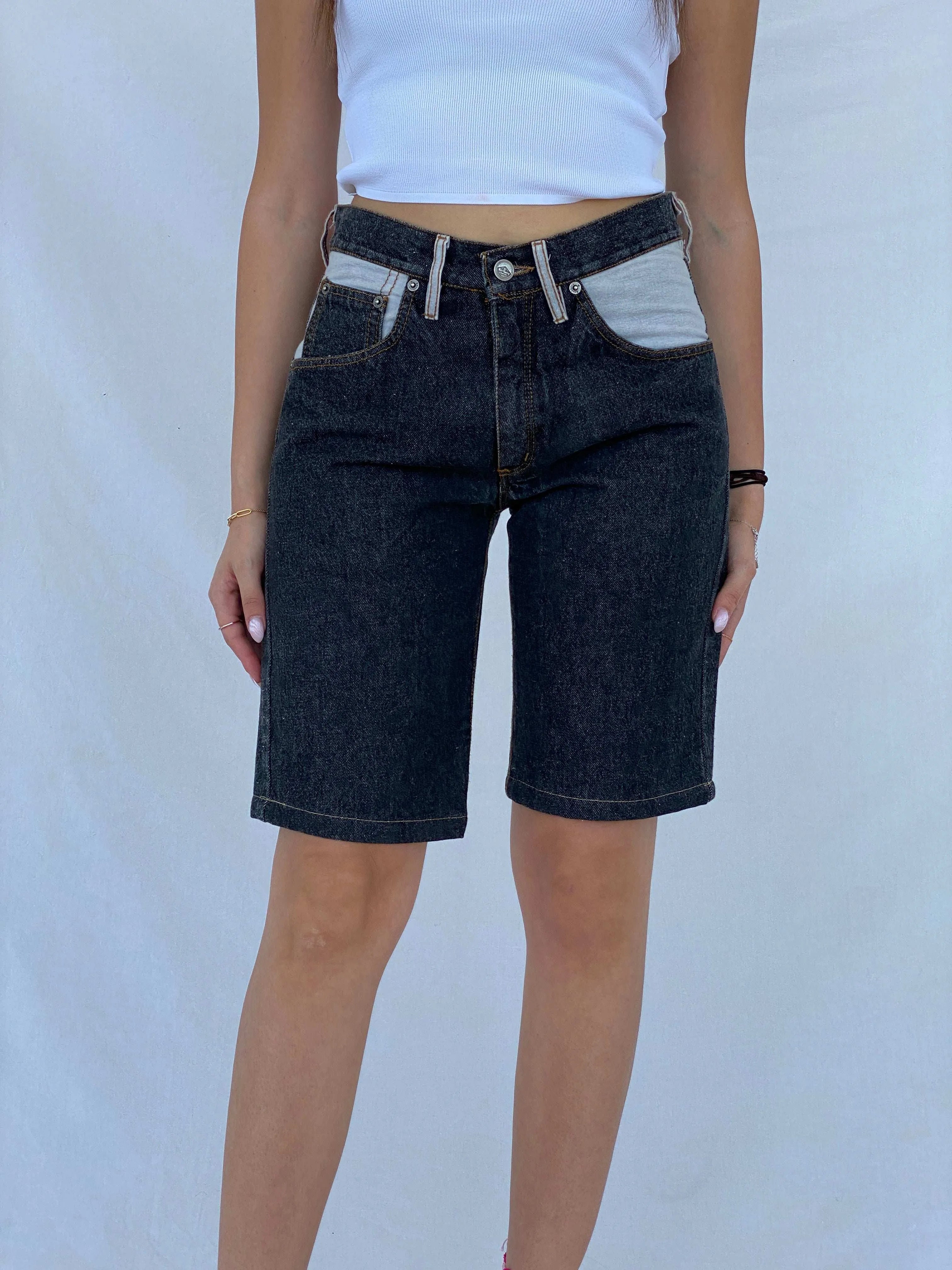 Vintage 90s Marlboro Jeans Reworked Jorts - Balagan Vintage Shorts 90s, Juana, Marlboro classics, shorts, vintage shorts