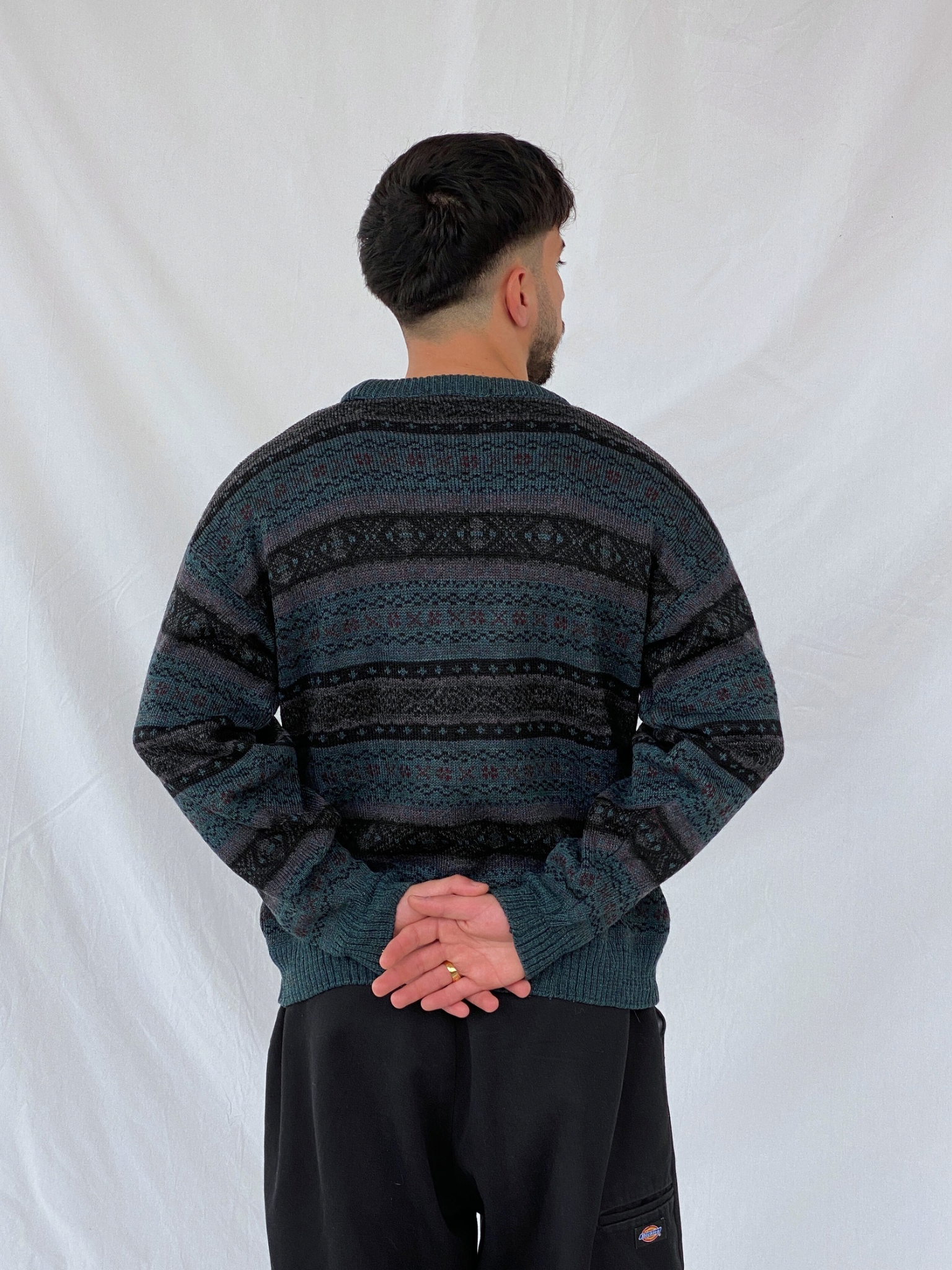 Vintage 90s MC Men’s Casuals Geometric Abstract Striped Green Crew Neck Knitted Sweater - M - Balagan Vintage Sweater 90s, Hamza, knit, knitted, knitted sweater, men, NEW IN, streetwear, vintage, vintage sweater, winter