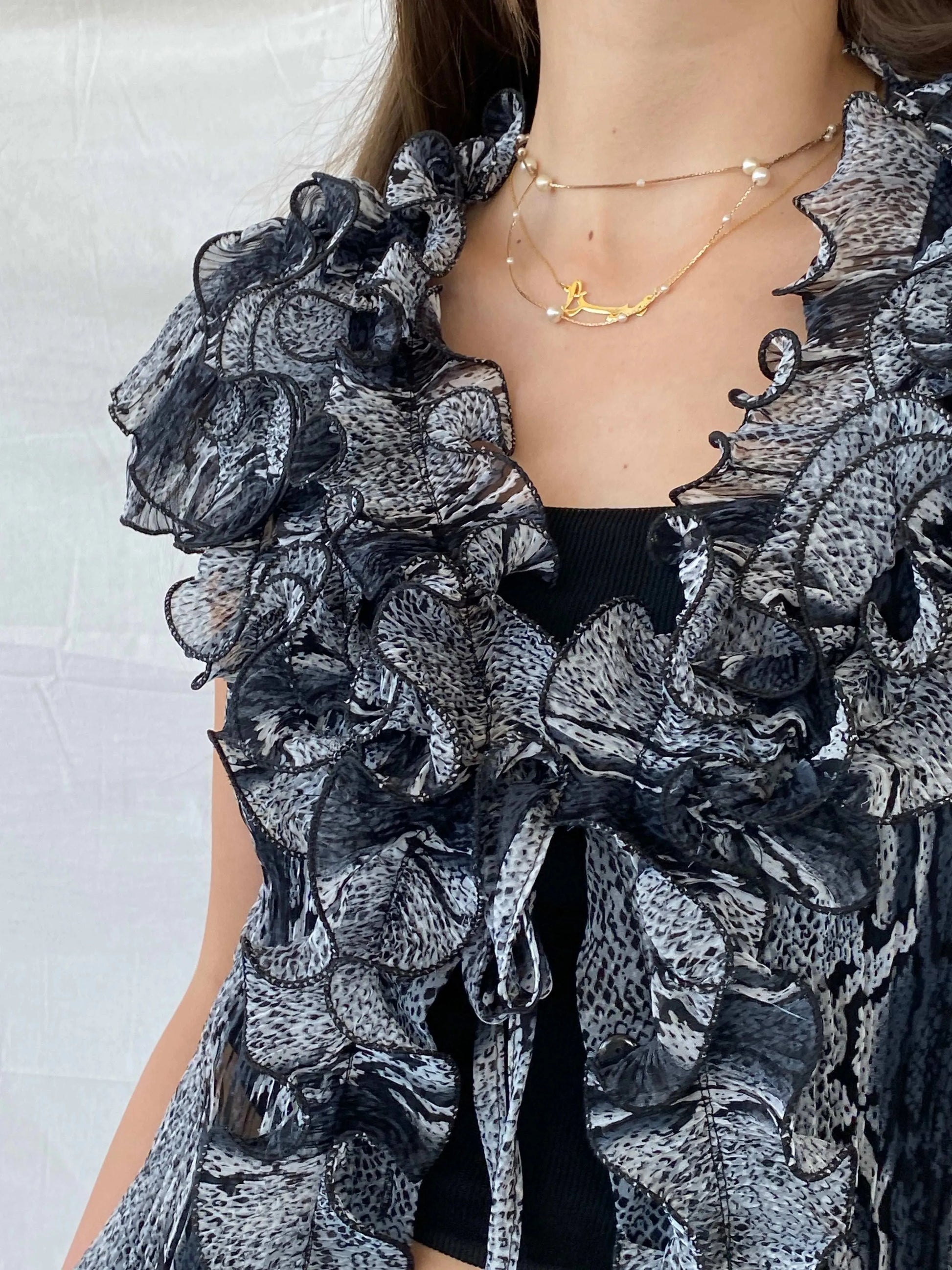 Vintage Animal Print Ruffled Gray Frilled Short Sleeve Blouse - M - Balagan Vintage Half Sleeve Top 00s, animal print, Mira, women top