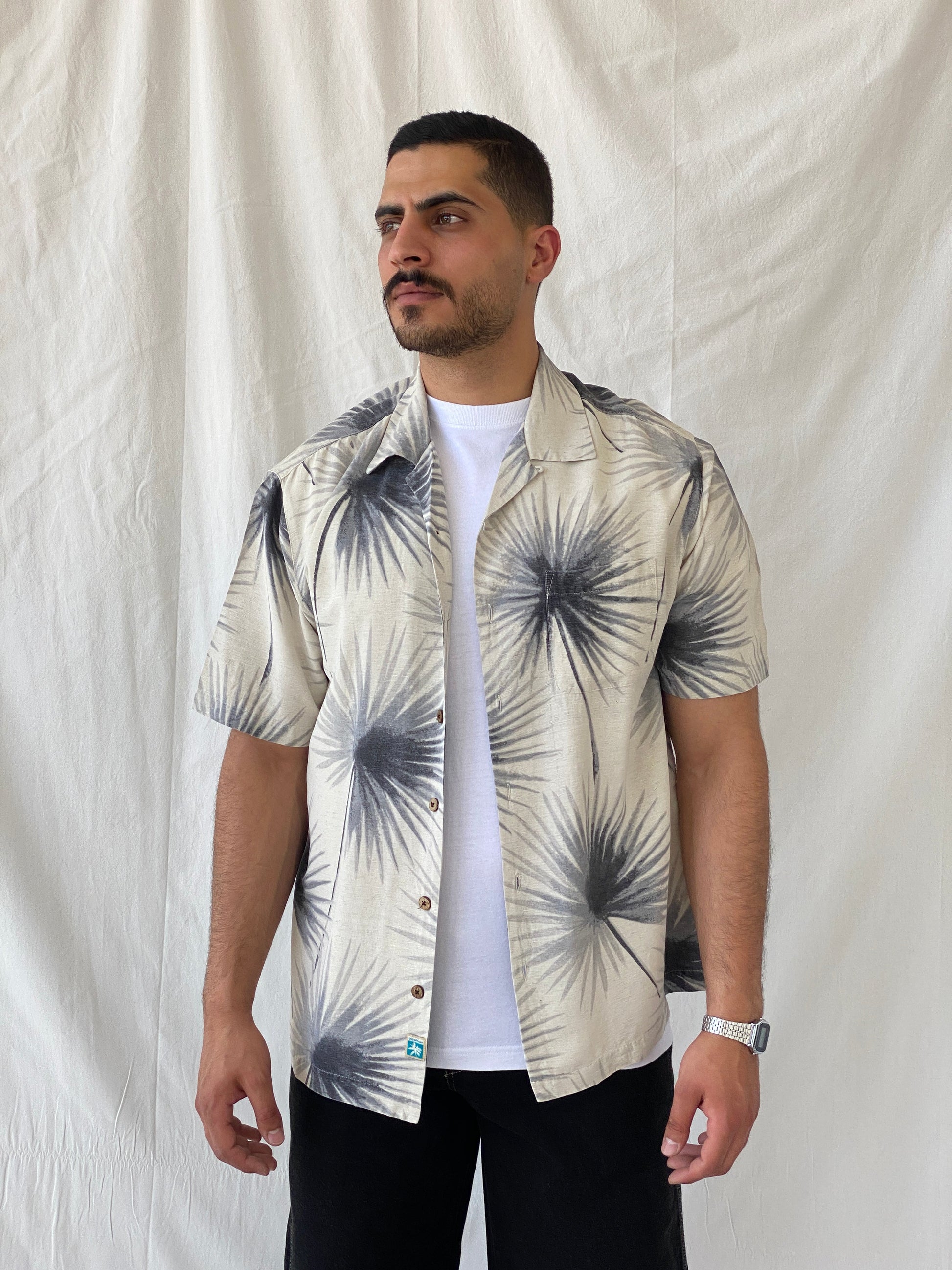 Vintage Caribbean Hawaiian Short Sleeve Button Up Men’s Silk Shirt - XL - Balagan Vintage Half Sleeve Shirt 90s, half sleeve shirt, Hawaiian shirt, mens shirt, printed shirt, Ramez, silk, silk shirt
