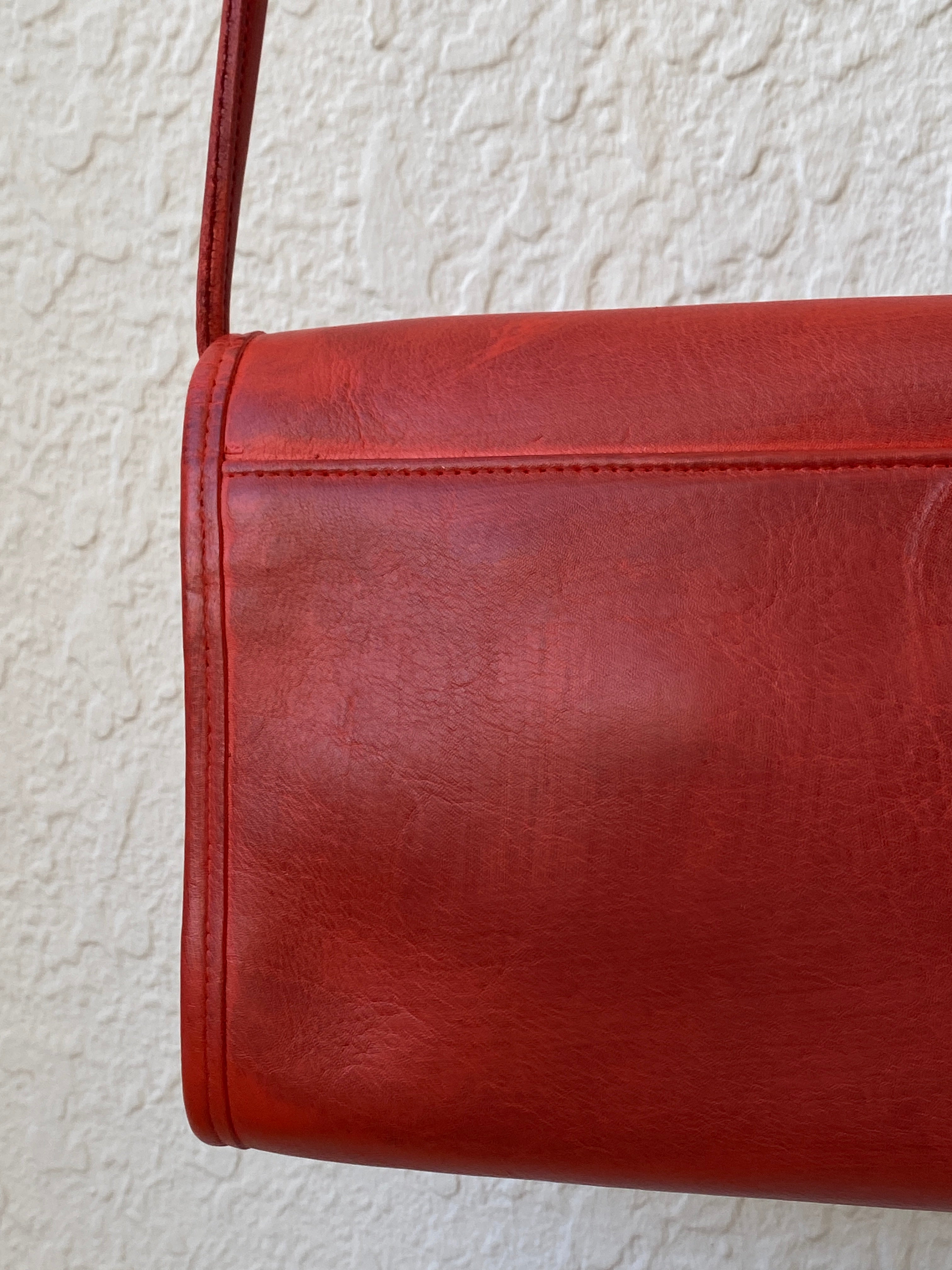 Vintage Classic Coach Chrystie Flap Red Leather Cross Body Bag - Balagan Vintage Cross Body Bag 00s, 90s, bag, consignment, NEW IN, Rand, shoulder bag, summer, Y2K