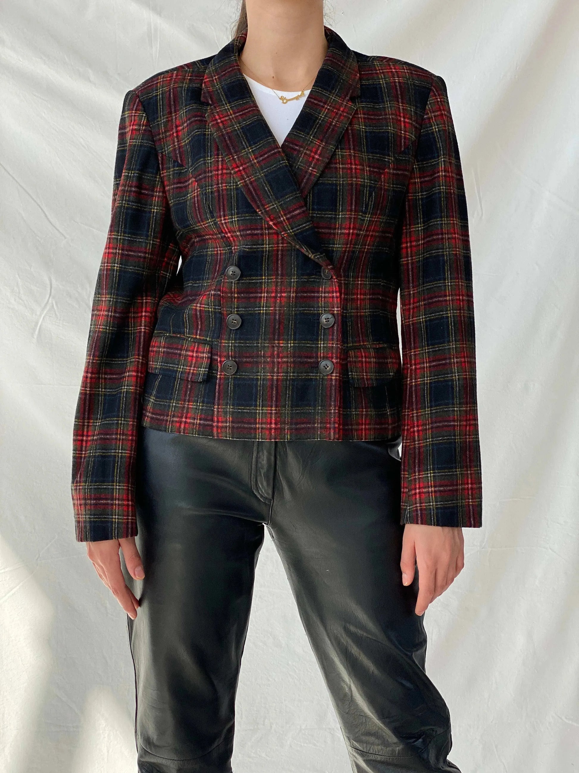 Vintage Far Hills Red Wool Plaid Short Blazer - L - Balagan Vintage Blazer 00s, blazer, full sleeve blazer, Mira, plaid, plaid blazer