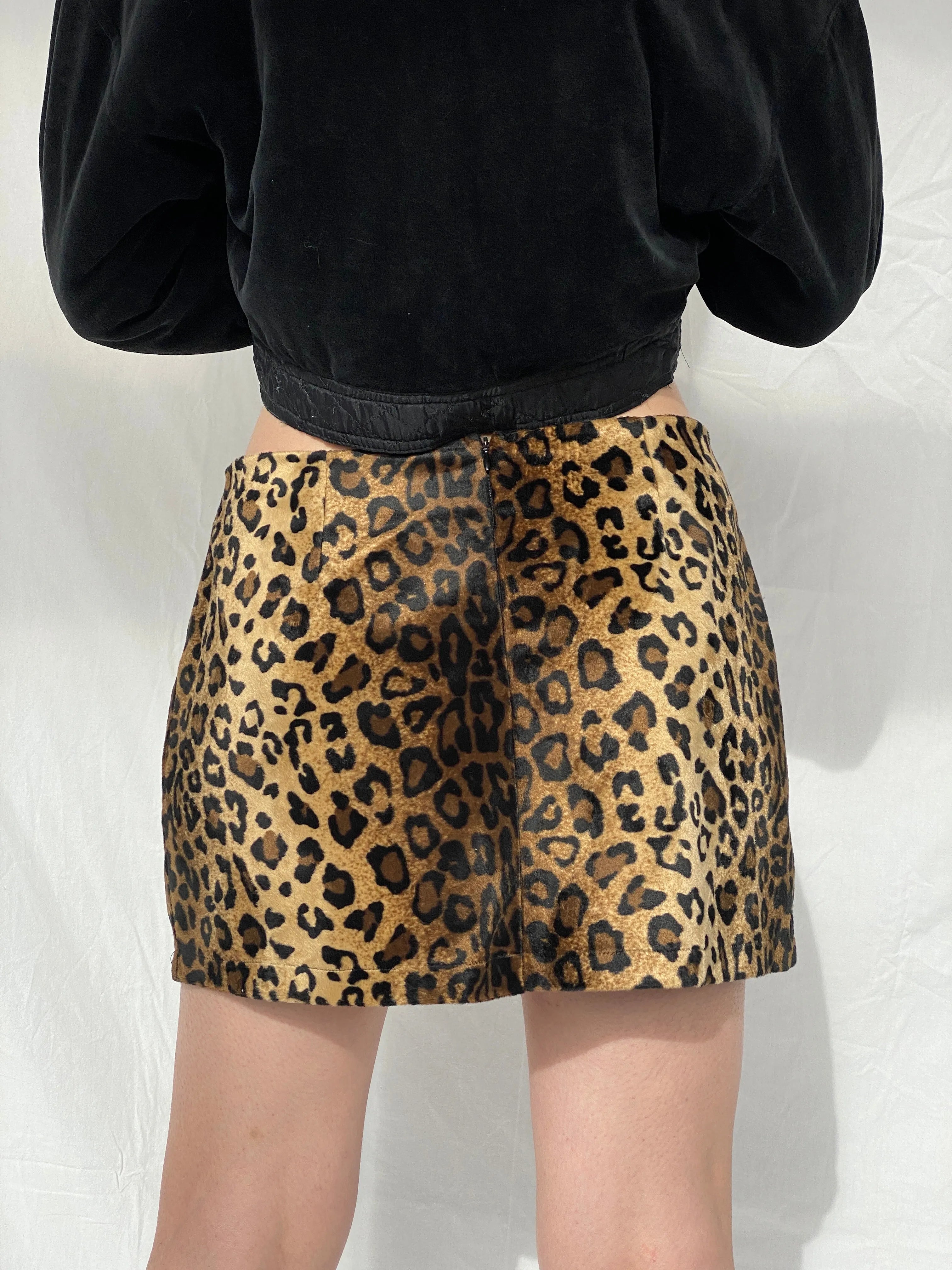Vintage Fashion Shop Velvet Leopard Print Mini Skirt - L - Balagan Vintage Mini Skirt 90s, Ayah, leopard print, mini skirt