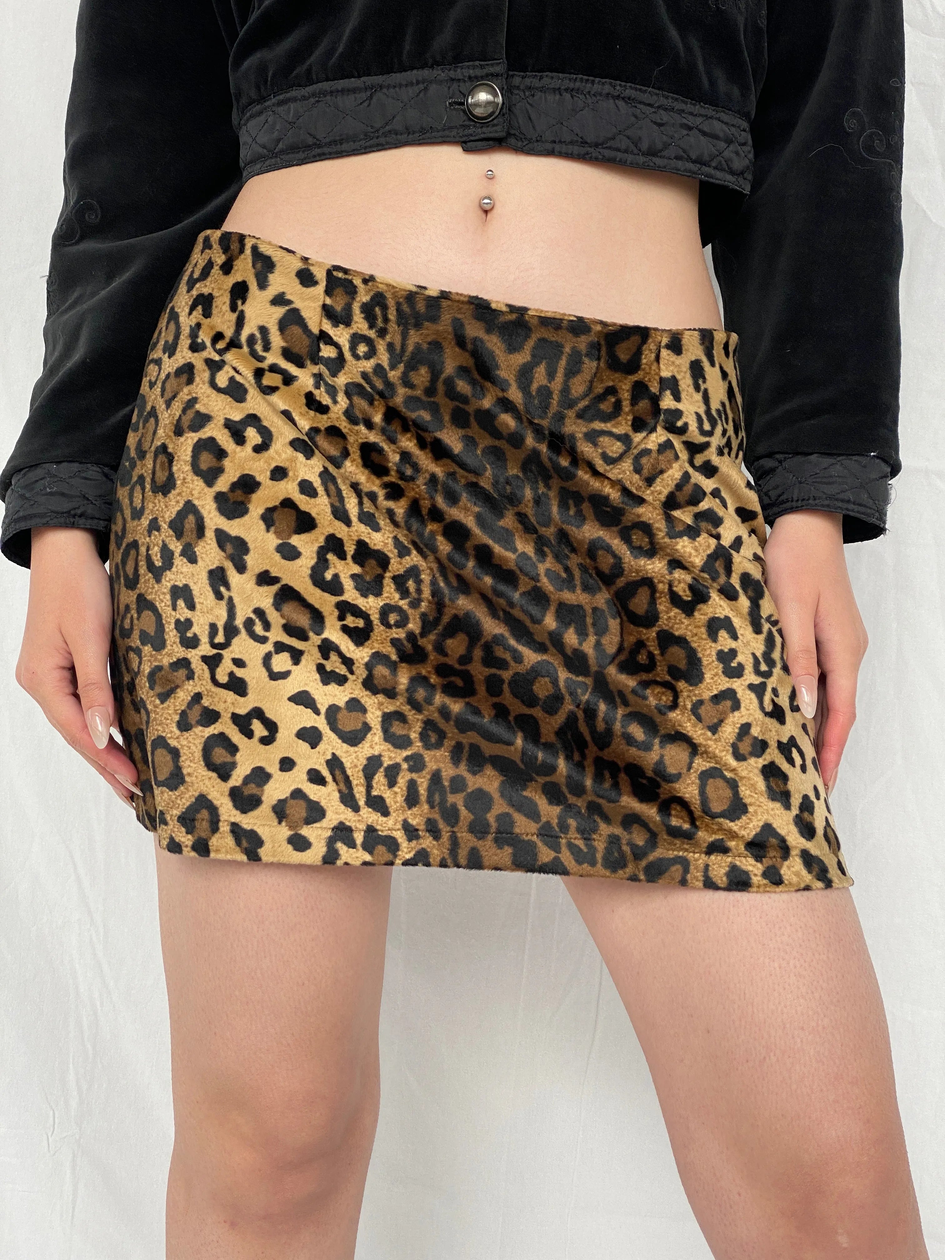 Vintage Fashion Shop Velvet Leopard Print Mini Skirt - L - Balagan Vintage Mini Skirt 90s, Ayah, leopard print, mini skirt