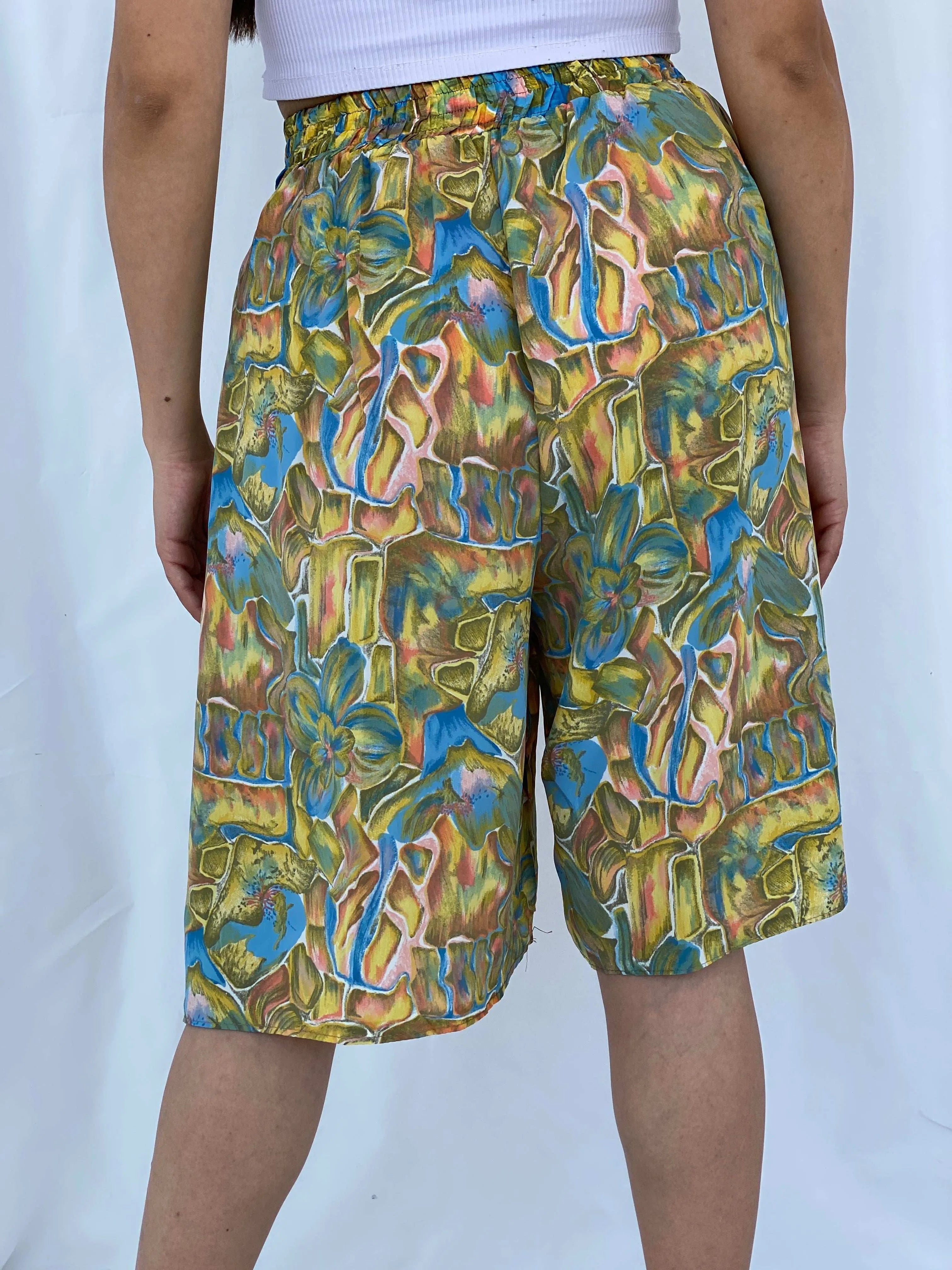 Vintage Handmade Floral Print Summery Shorts Size M - Balagan Vintage Shorts 00s, 90s, Aseel, floral, floral print, shorts, summer