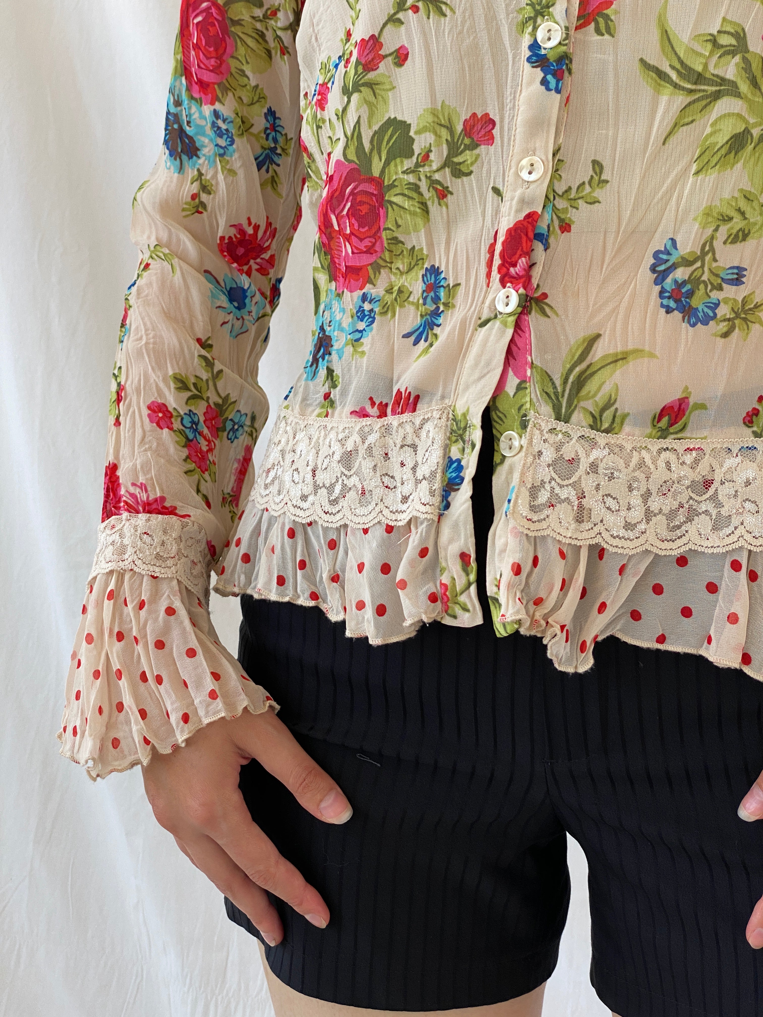 Vintage Jacqueline Riu Floral Ruffle Button-Up Blouse Cottagecore Romantic Lace Top - S - Balagan Vintage Full Sleeve Shirt Ayah, floral, floral print, floral shirt, full sleeve shirt, NEW IN, shirt, women shirt