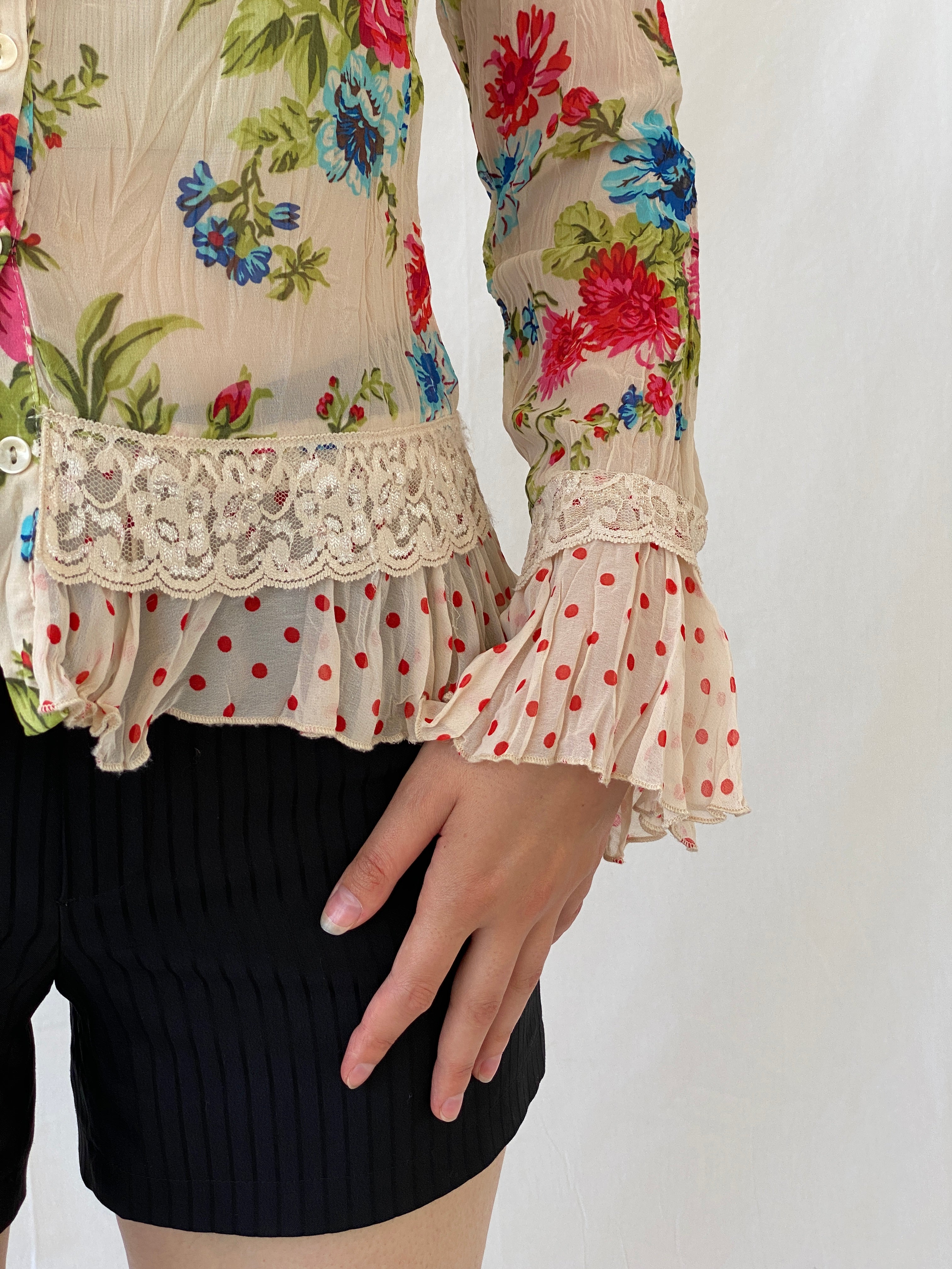 Vintage Jacqueline Riu Floral Ruffle Button-Up Blouse Cottagecore Romantic Lace Top - S - Balagan Vintage Full Sleeve Shirt Ayah, floral, floral print, floral shirt, full sleeve shirt, NEW IN, shirt, women shirt