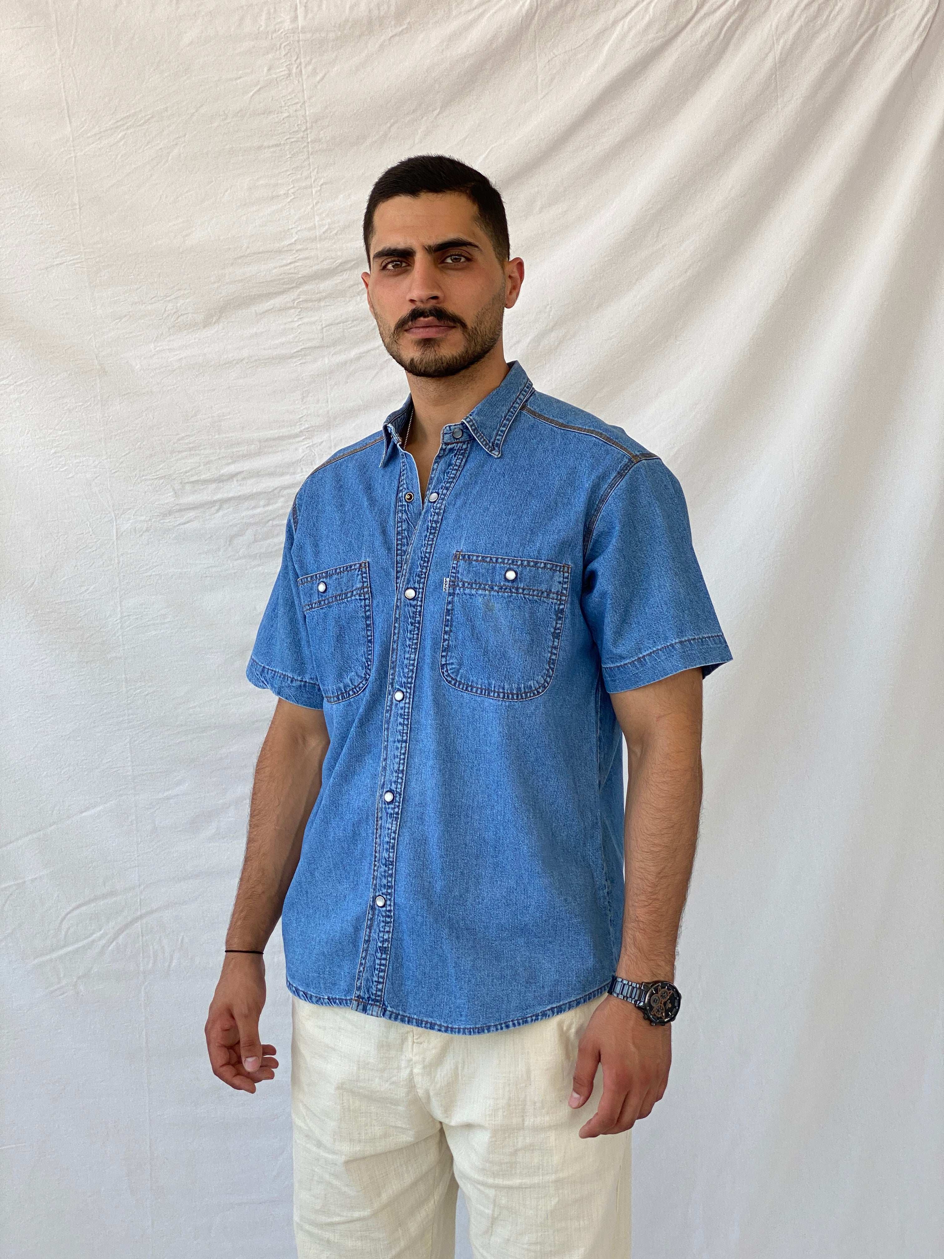 Vintage Levi's Half Sleeve Casual Denim Shirt - M - Balagan Vintage Half Sleeve Top 90s, half sleeve shirt, levis, mens shirt, printed shirt, Ramez