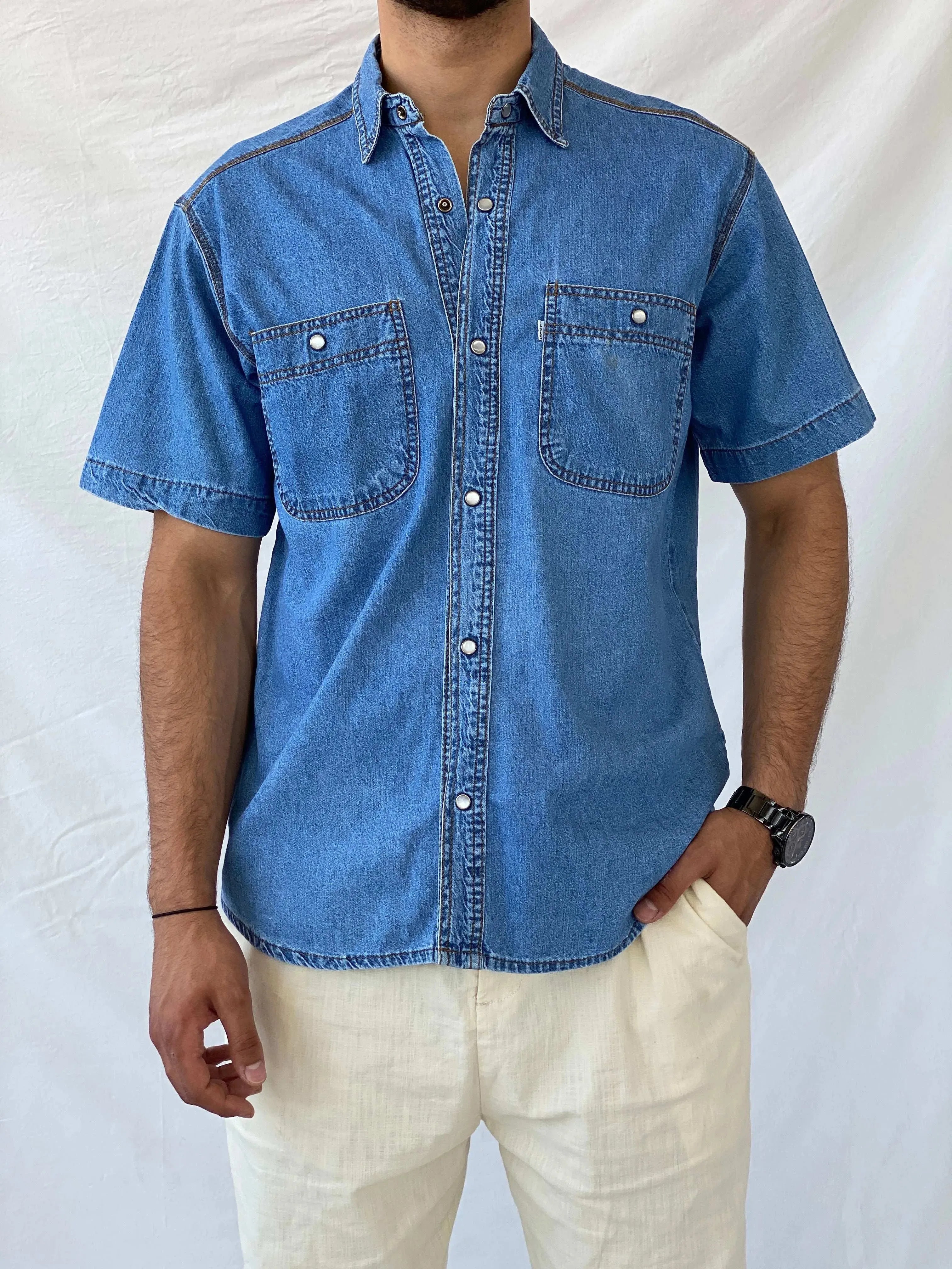 Vintage Levi's Half Sleeve Casual Denim Shirt - M - Balagan Vintage Half Sleeve Top 90s, half sleeve shirt, levis, mens shirt, printed shirt, Ramez
