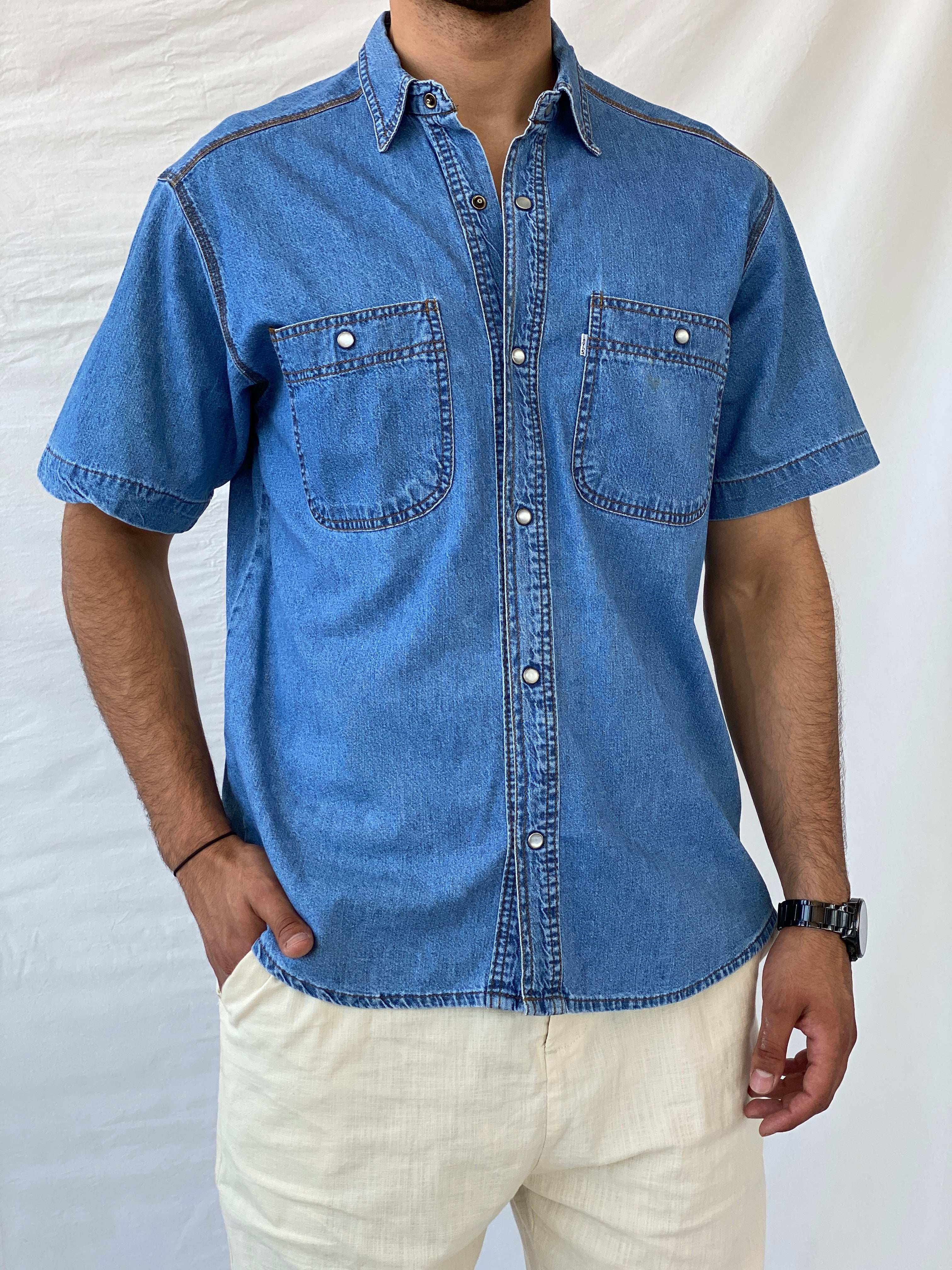 Vintage Levi's Half Sleeve Casual Denim Shirt - M - Balagan Vintage Half Sleeve Top 90s, half sleeve shirt, levis, mens shirt, printed shirt, Ramez