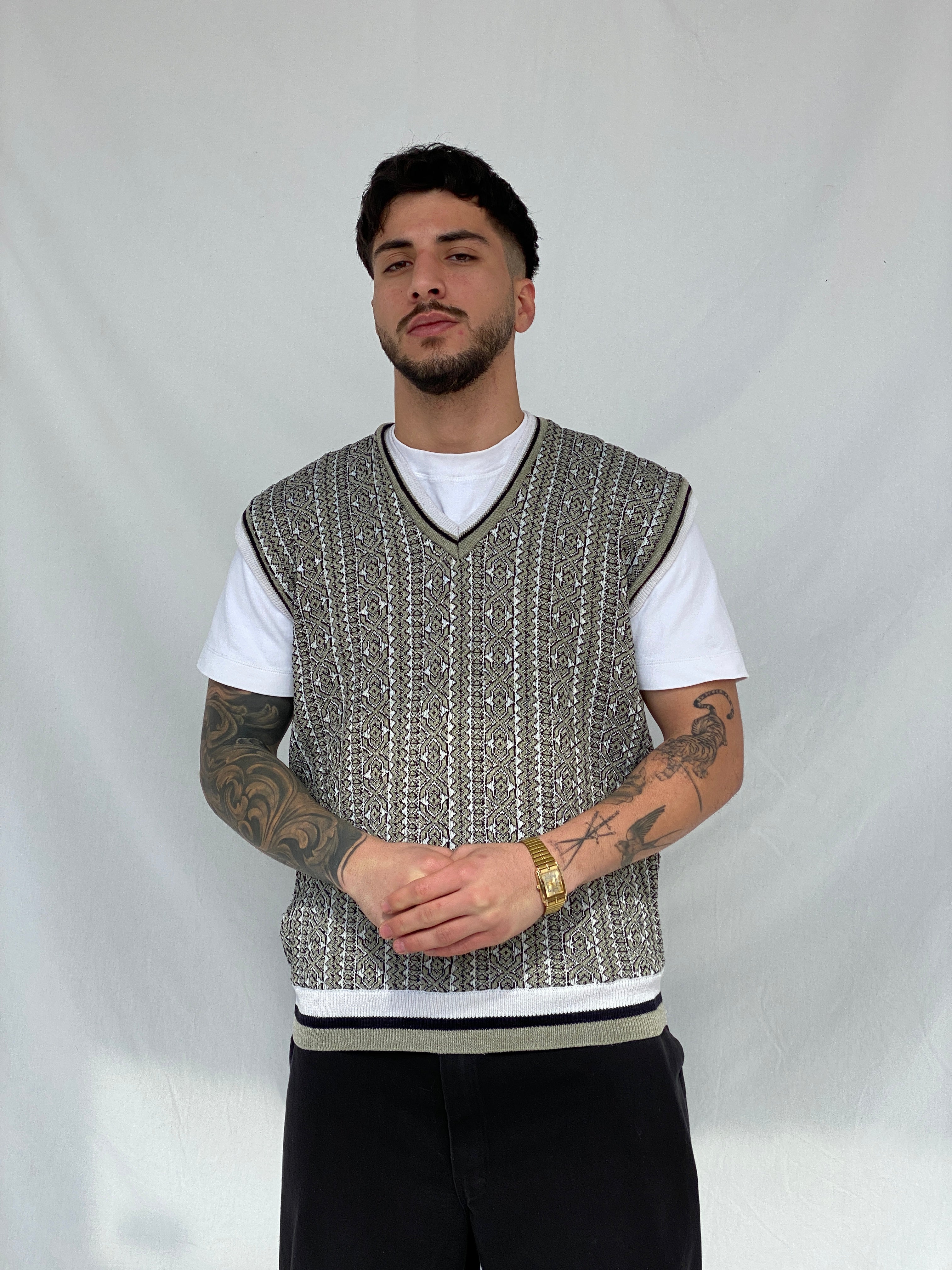 Vintage Men’s Casual V-Neck Patterned Striped Knitted Vest - M - Balagan Vintage Vest 90s, Hamza, men, NEW IN, streetwear, vest, vintage, winter