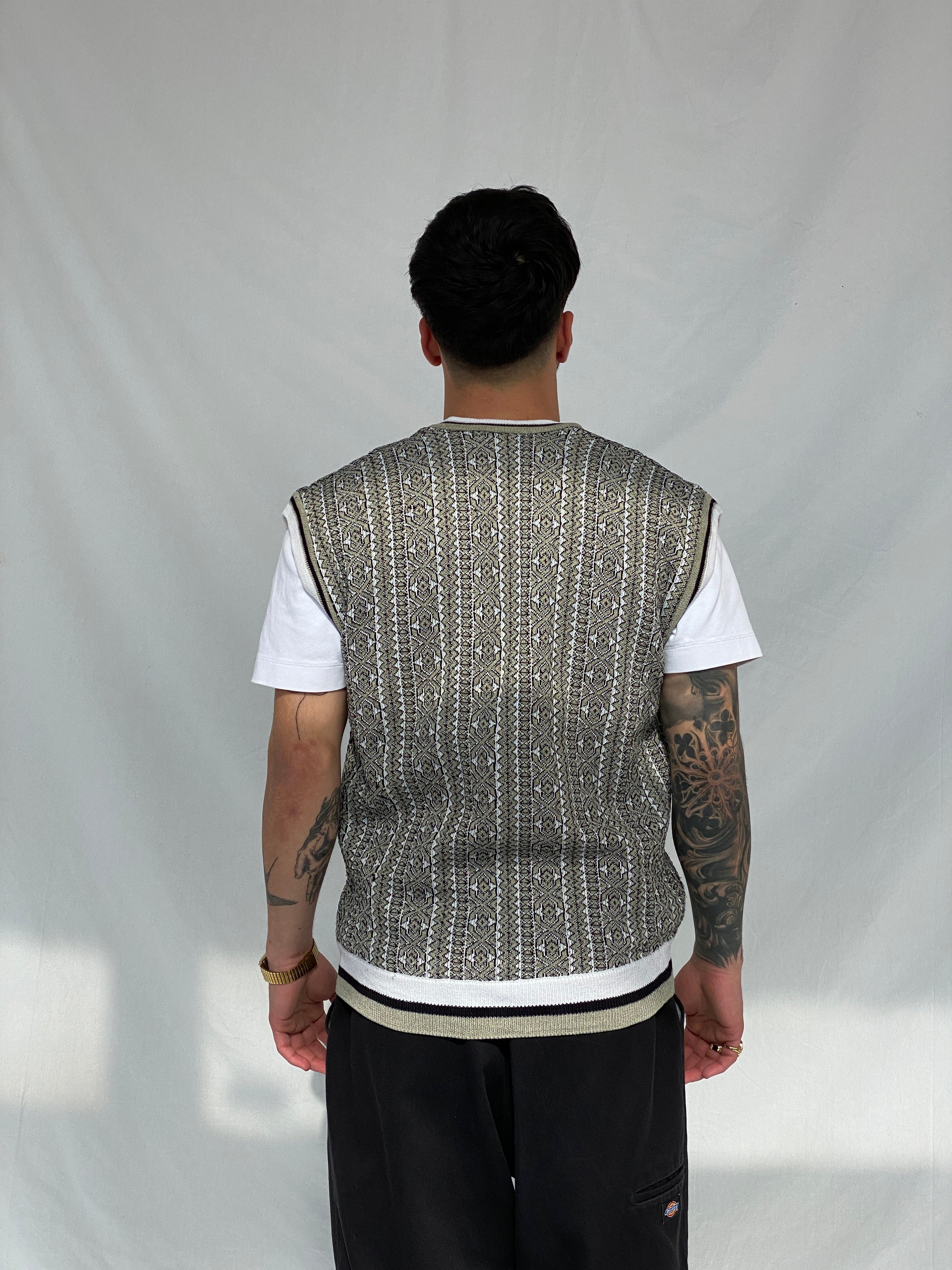 Vintage Men’s Casual V-Neck Patterned Striped Knitted Vest - M - Balagan Vintage Vest 90s, Hamza, men, NEW IN, streetwear, vest, vintage, winter