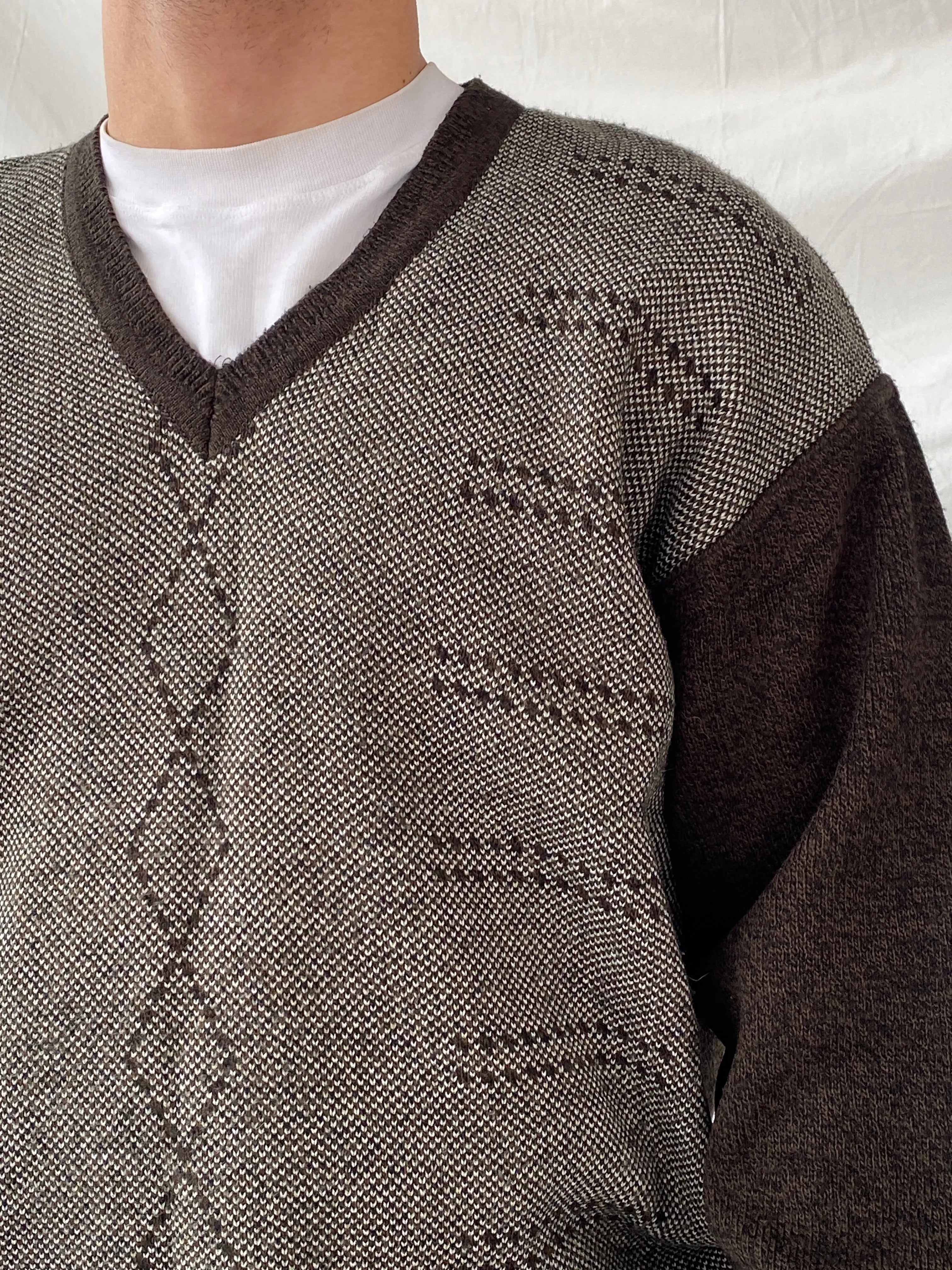 Vintage ÖzSalih Collection Brown Jumper V-Neck Knitted Sweater - M - Balagan Vintage Sweater 90s, Hamza, knit, knitted, knitted sweater, men, streetwear, vintage, vintage sweater, winter