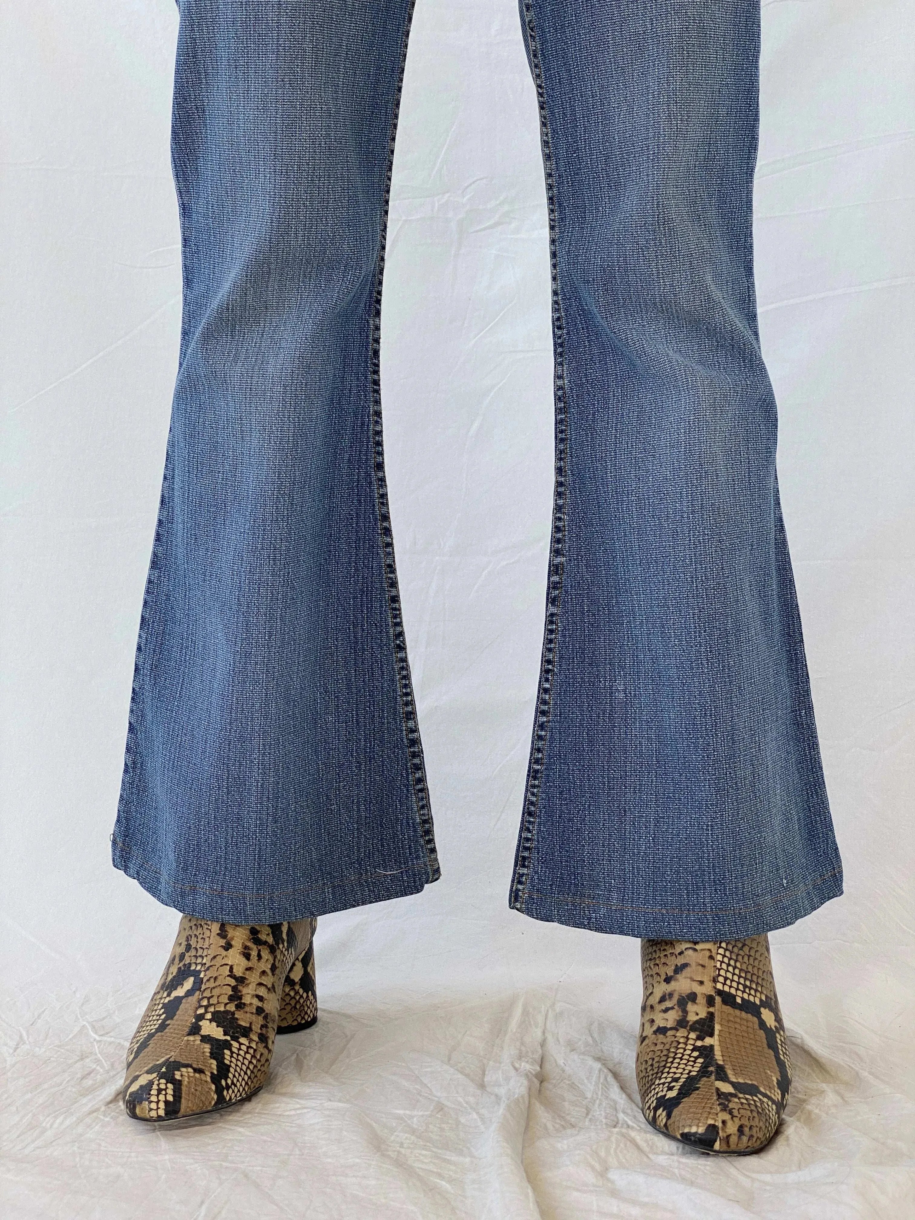 Vintage Paris Blues Soulmate Cut Washed Flared Jeans - Balagan Vintage Jeans 00s, 90s, flare jeans, jeans, Mira, vintage jeans