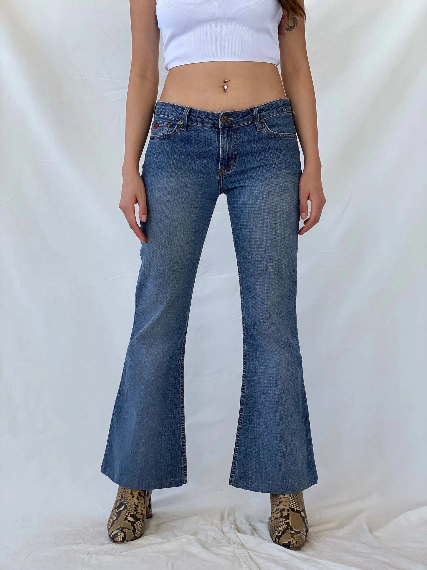 Vintage Paris Blues Soulmate Cut Washed Flared Jeans - Balagan Vintage Jeans 00s, 90s, flare jeans, jeans, Mira, vintage jeans