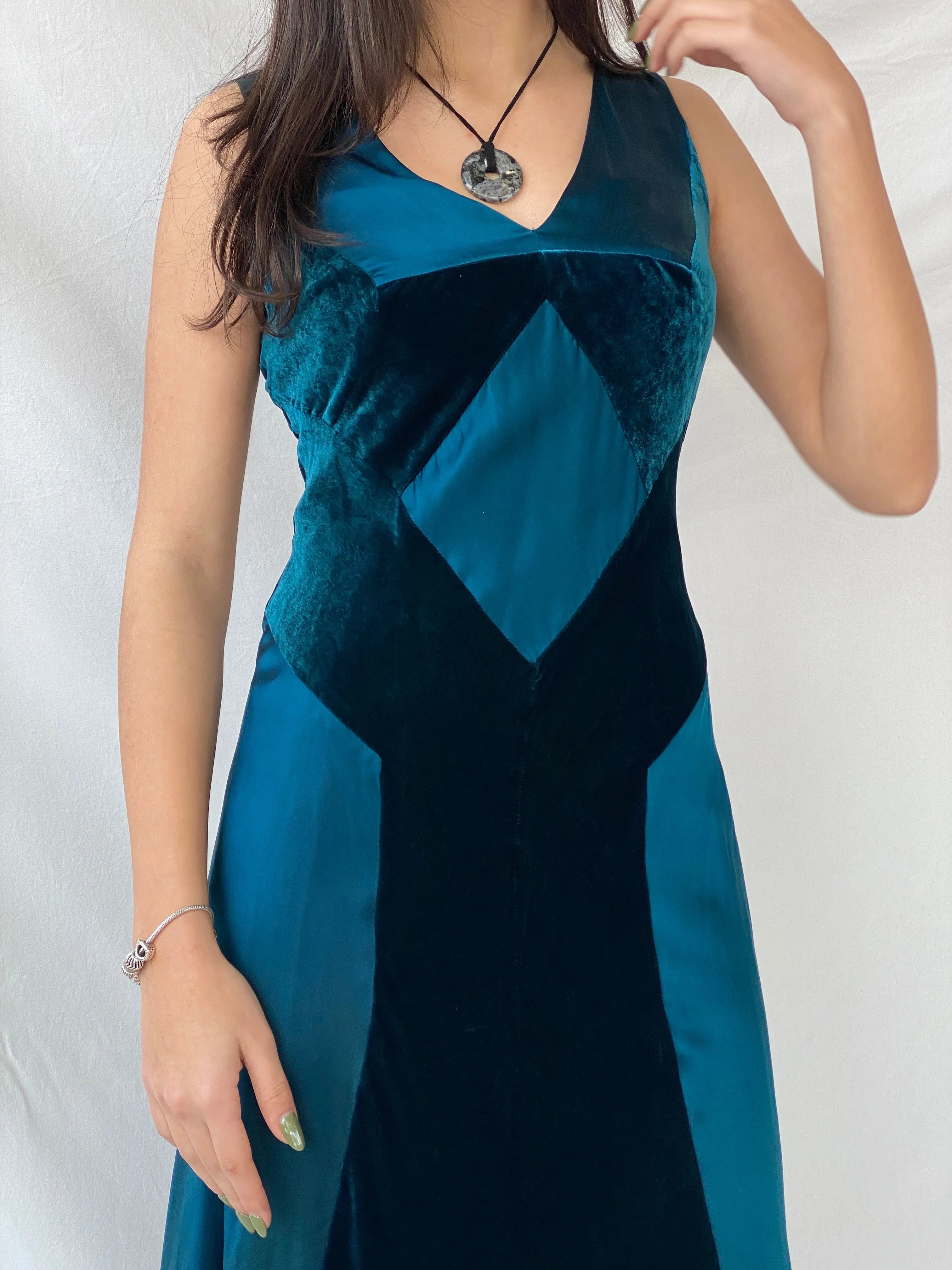 Vintage Phase Eight Green Silk Velvet Blend Midi Sleeveless Dress - M - Balagan Vintage Midi Dress 00s dress, dress, midi dress, NEW IN, Syntia, vintage dress, Wedding Guest