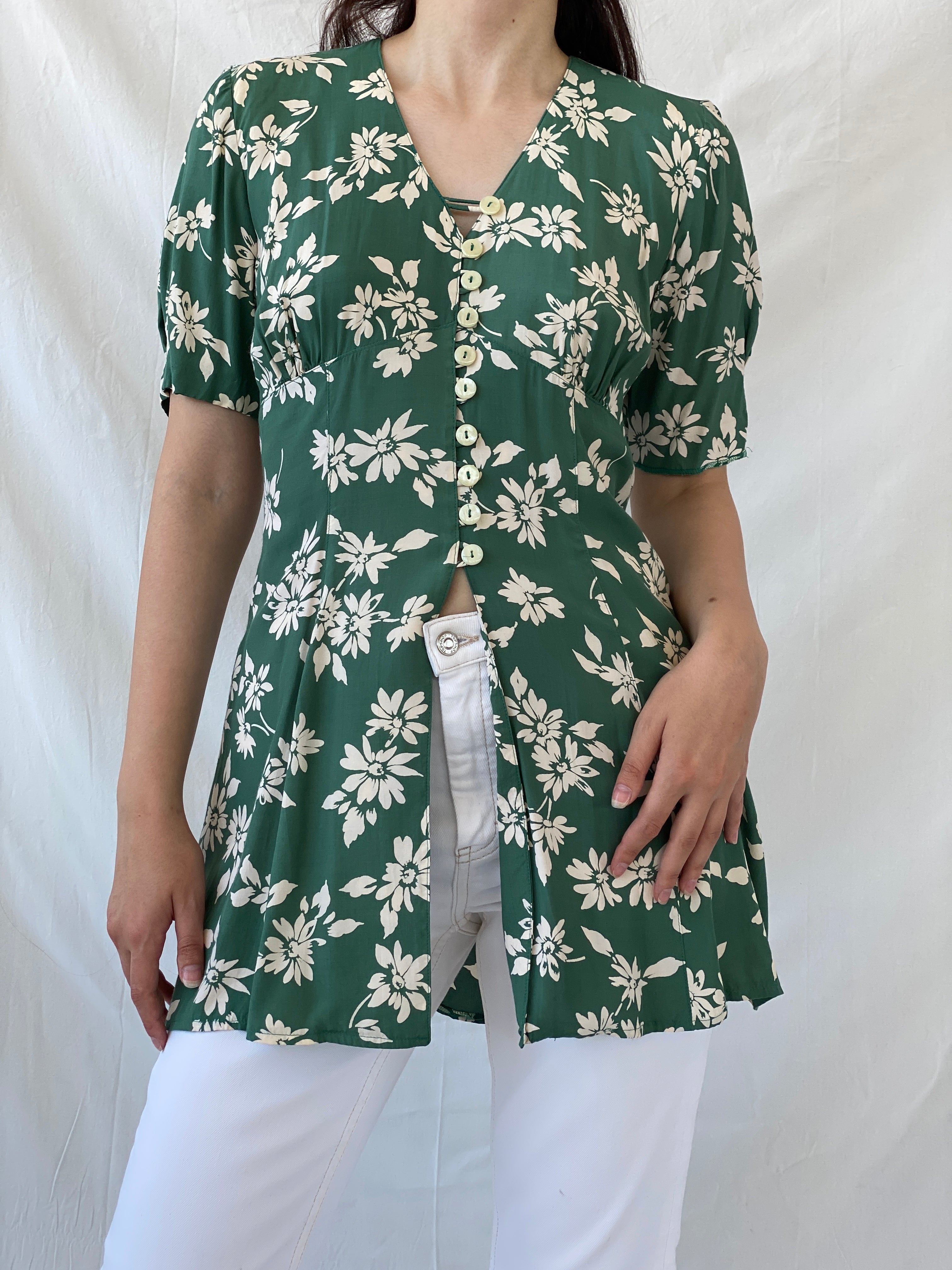 Vintage Promesse Floral Green Short Sleeve Coquette Long Cardigan Shirt - M - Balagan Vintage Half Sleeve Shirt 00s, Ayah, floral shirt, half sleeve shirt, NEW IN, shirt, women shirt
