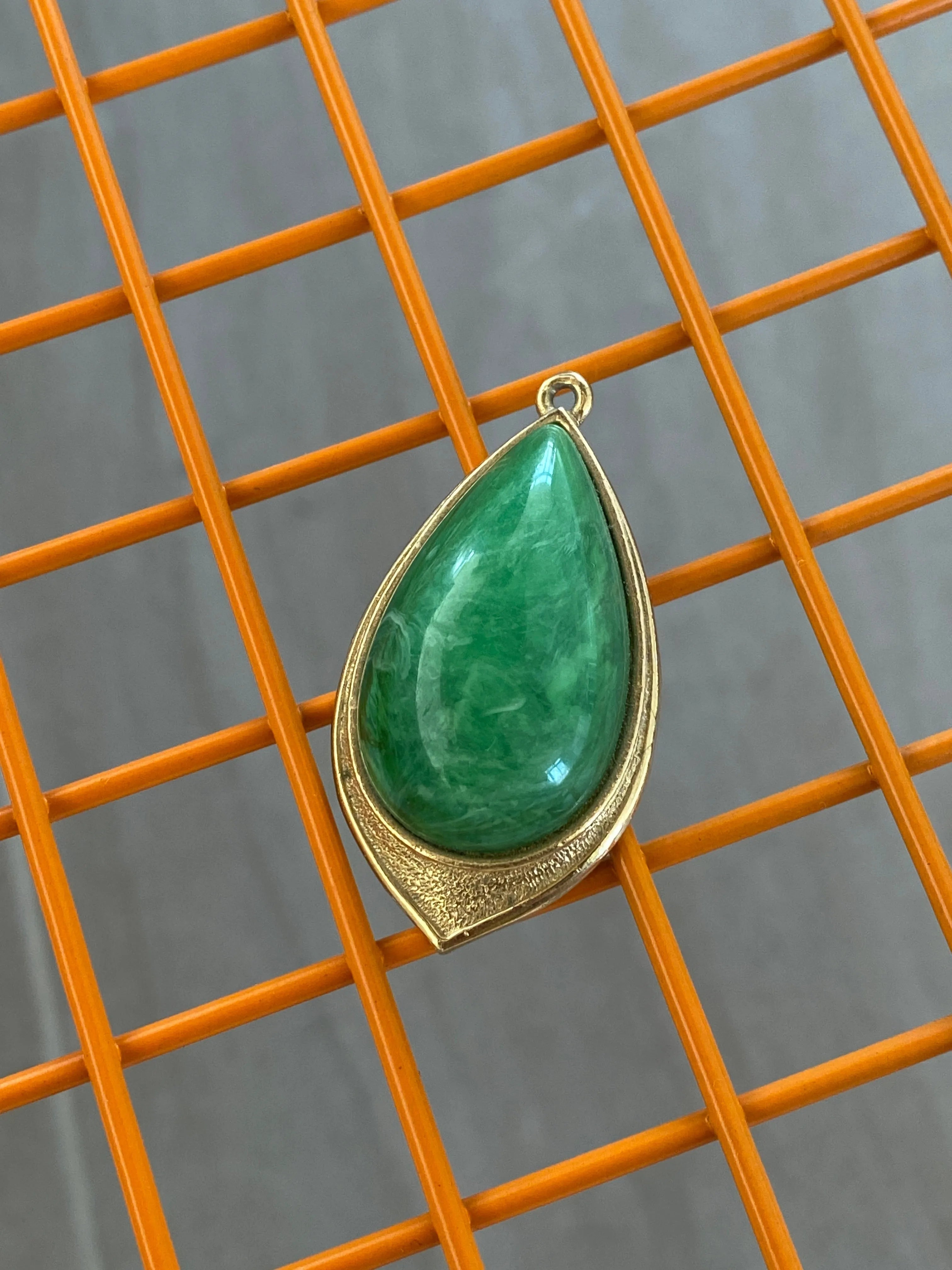 Vintage Sarah Coventry 1976 Signed Gold Emerald Green Teardrop Drop Pendant Charm - Balagan Vintage Necklace 00s, Necklace
